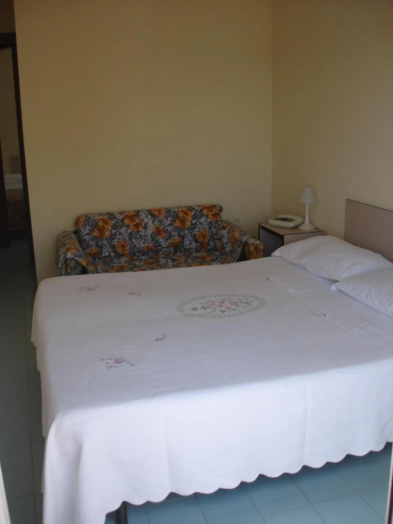 Photo of the whole room in Hotel La Rusticana