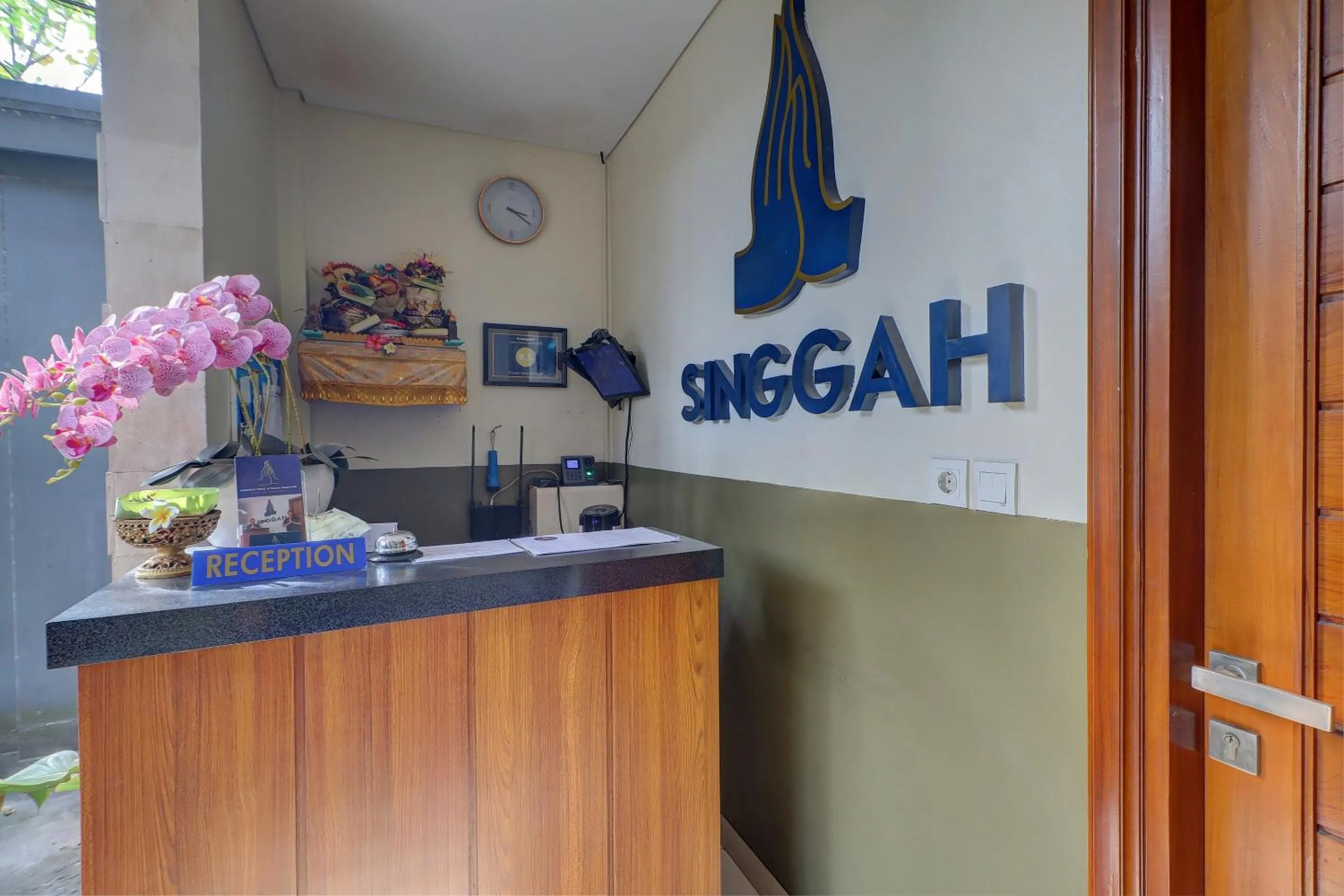 Lobby or reception in OYO Life 92852 Singgah Hotel Legian