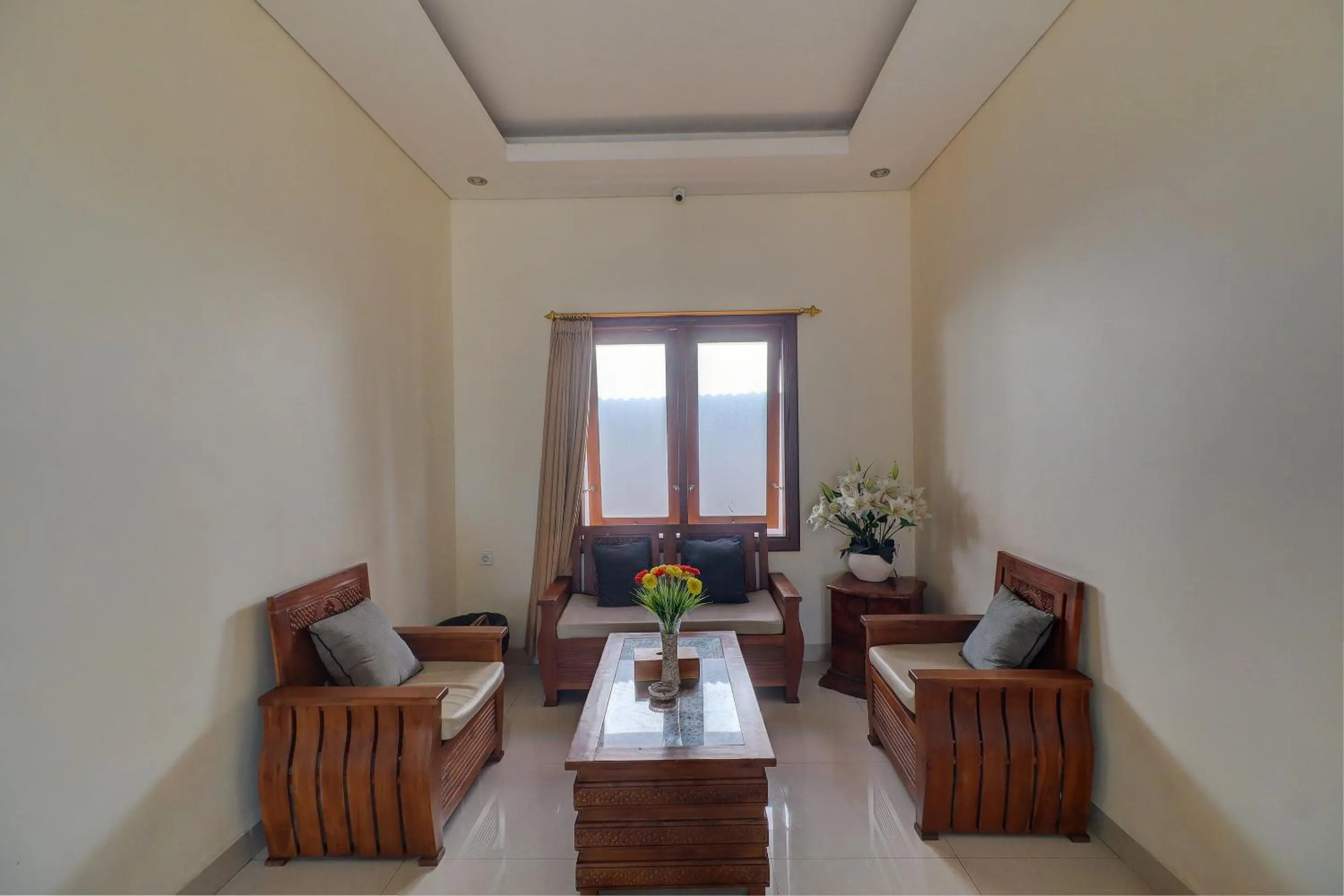 Lobby or reception in OYO Life 92852 Singgah Hotel Legian