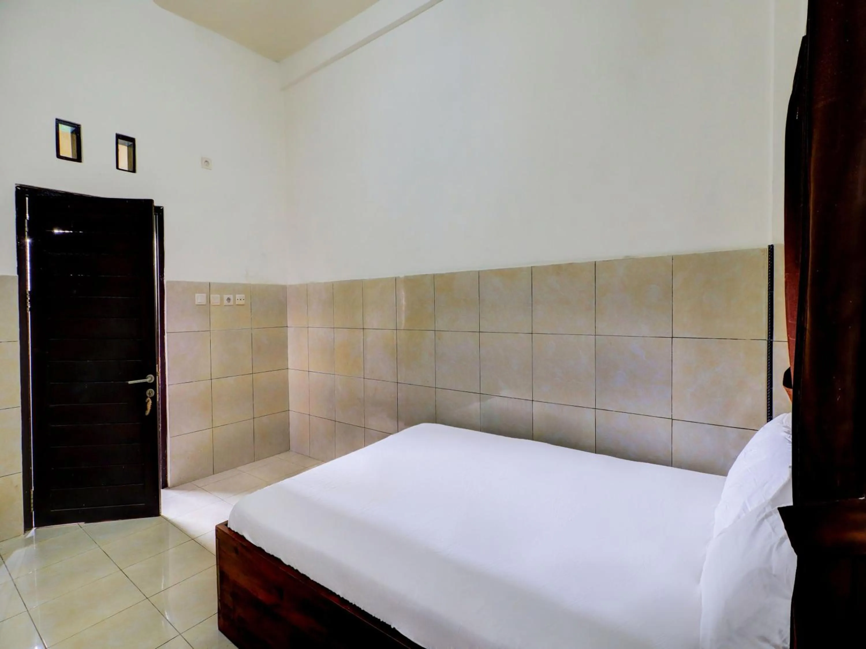 Bedroom, Bed in OYO Life 92841 Kos 88