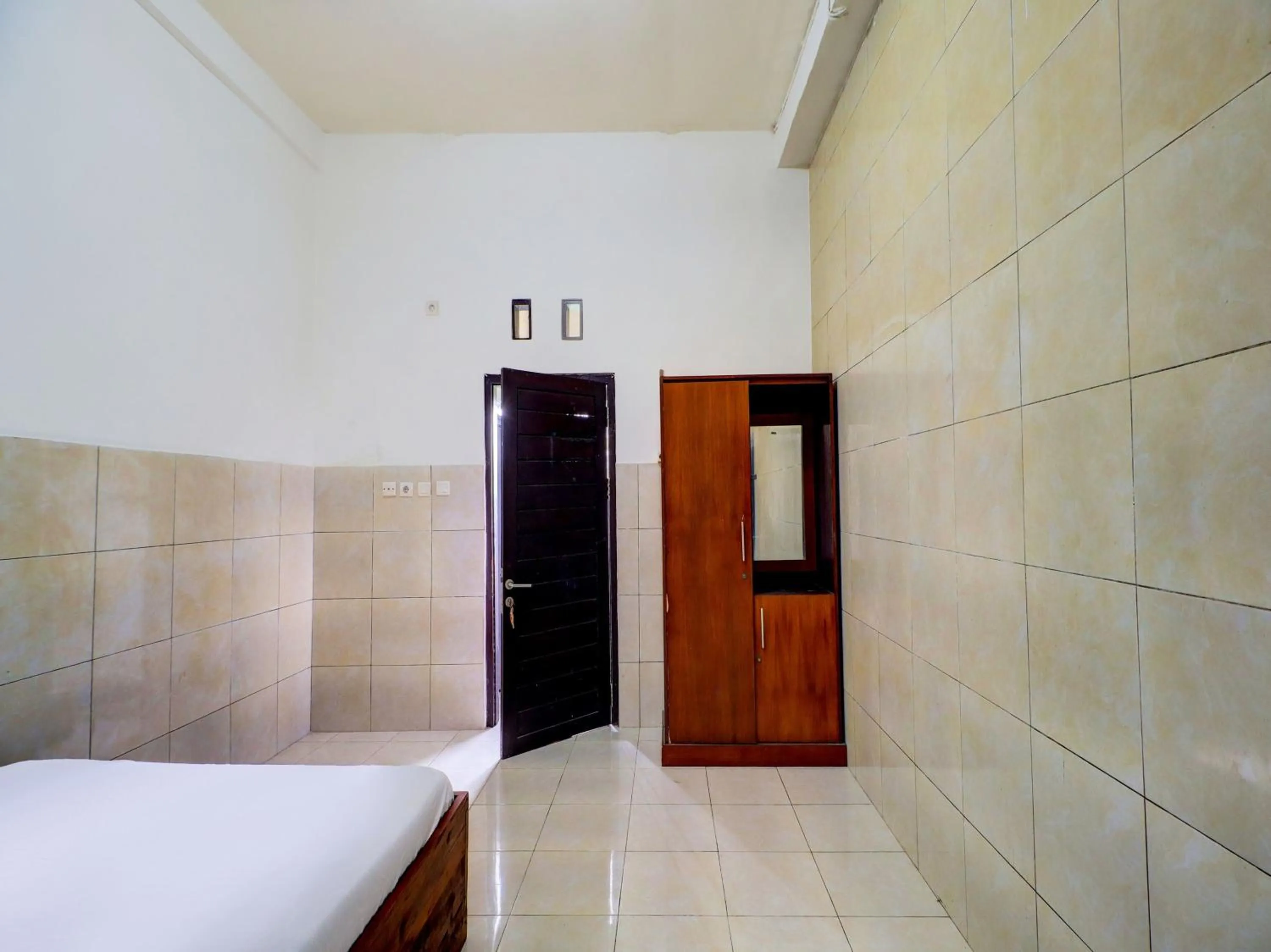 Bedroom, Bed in OYO Life 92841 Kos 88