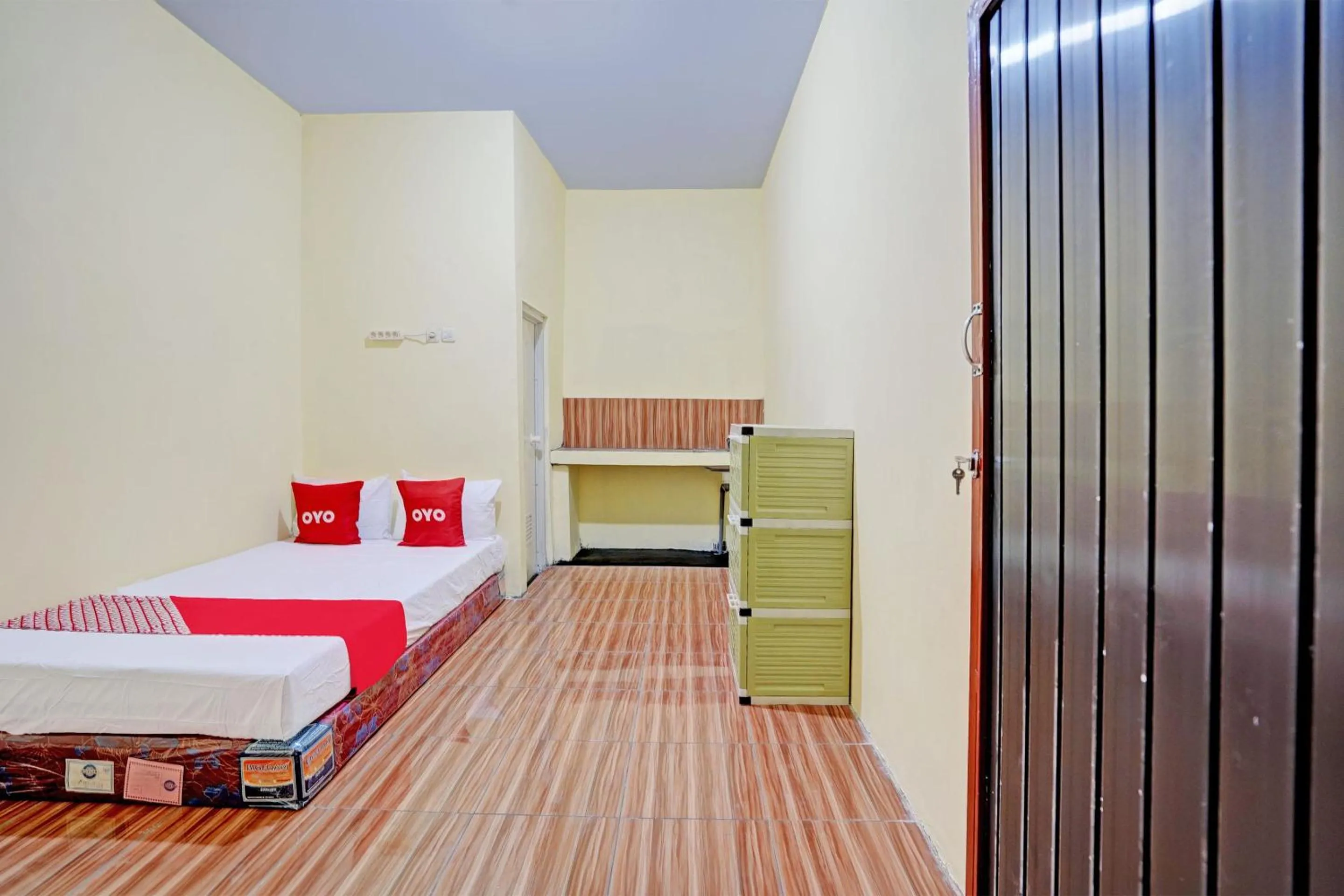 Bedroom, Bed in OYO Life 92920 Rumah Kost Azca