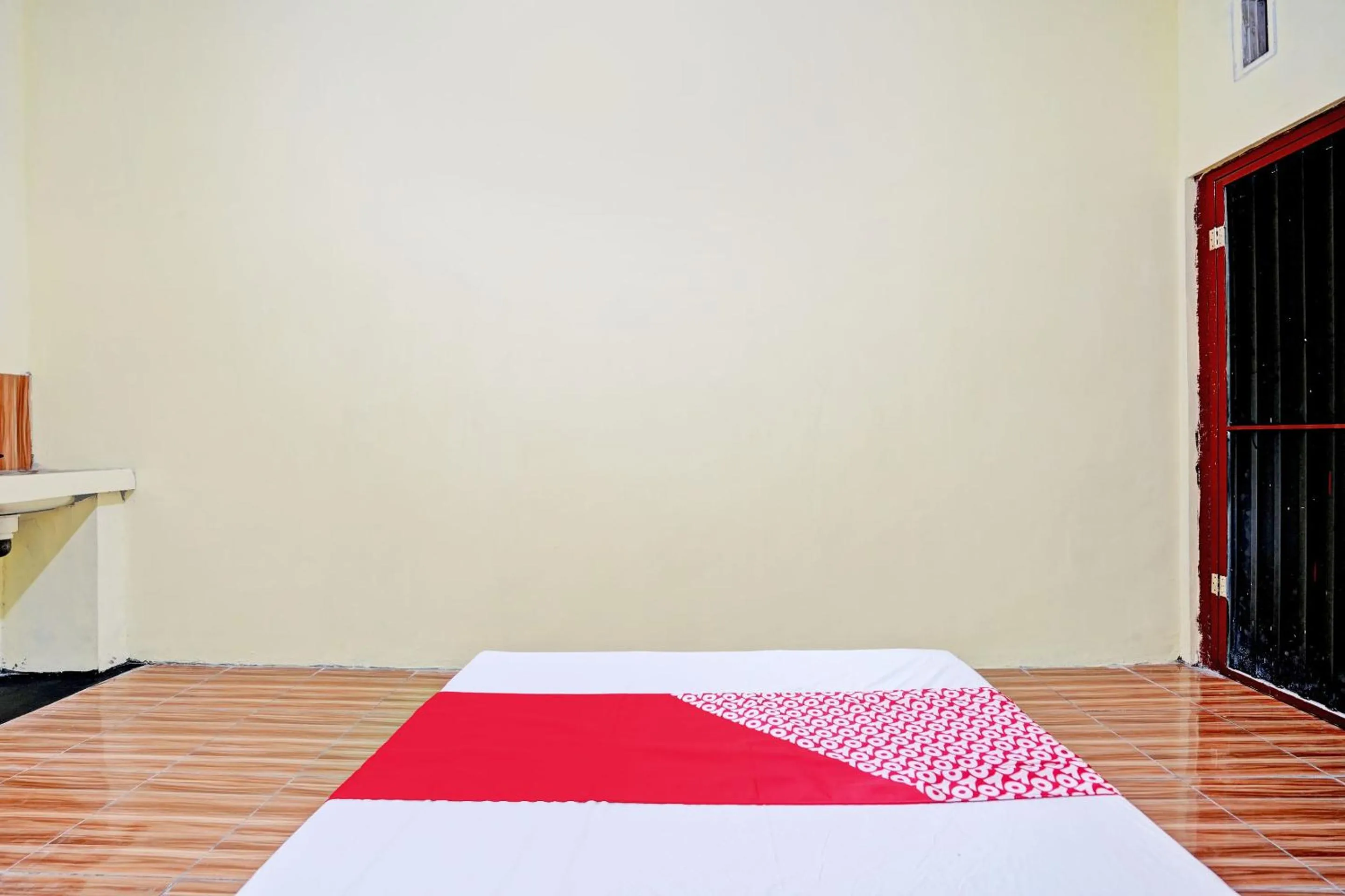 Bedroom, Bed in OYO Life 92920 Rumah Kost Azca