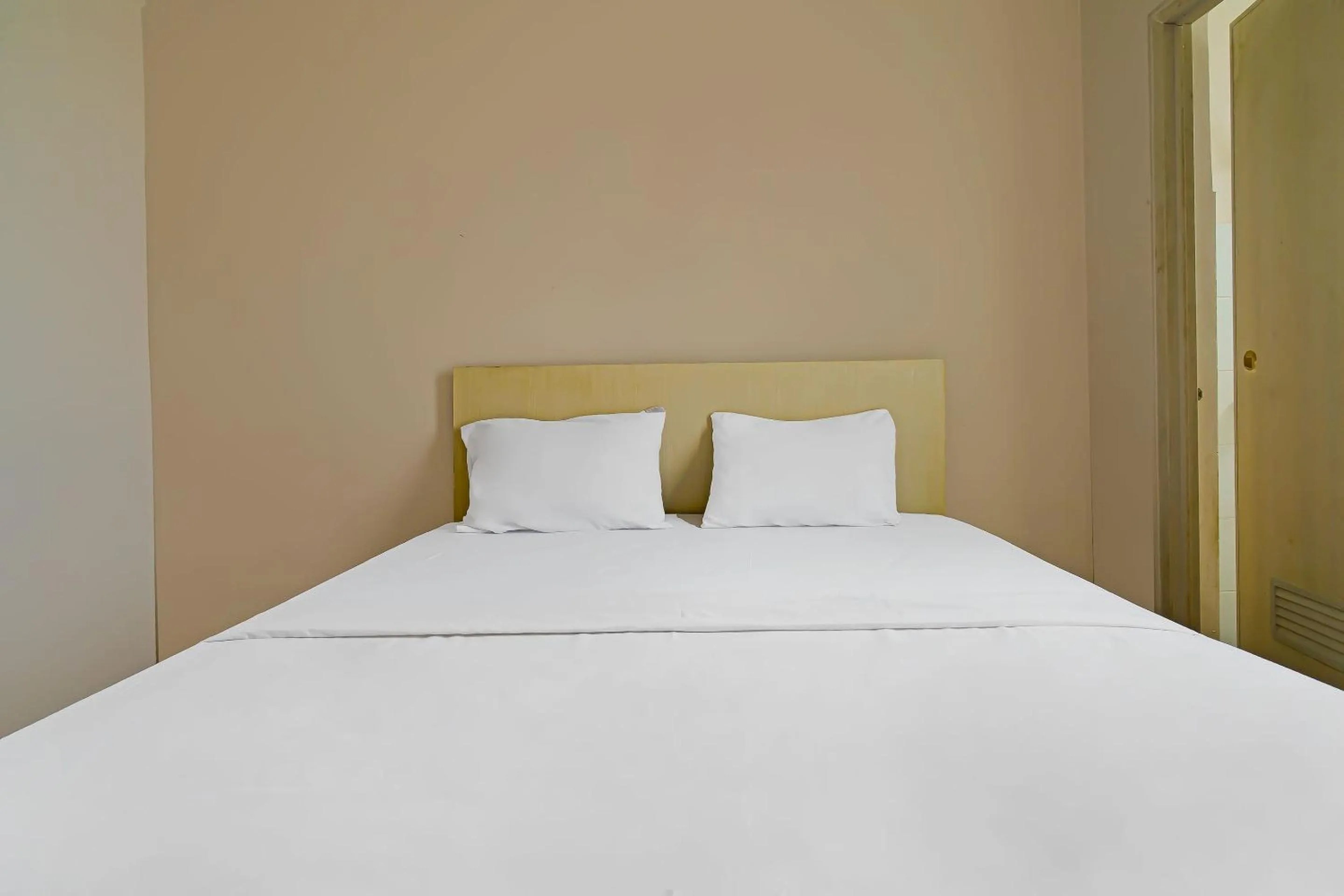 Bedroom, Bed in OYO Life 92720 Mekarwangi Guest House