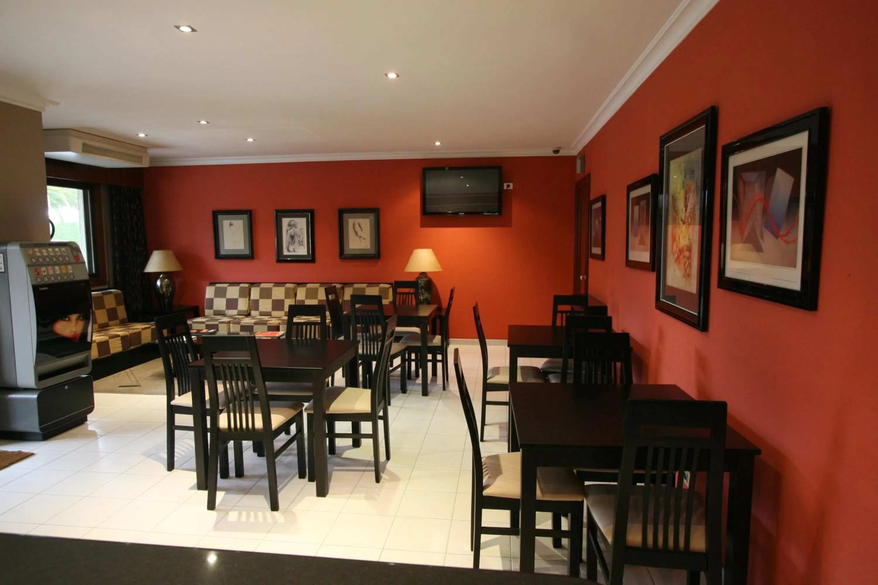 Restaurant/places to eat in Motel Aeropuerto