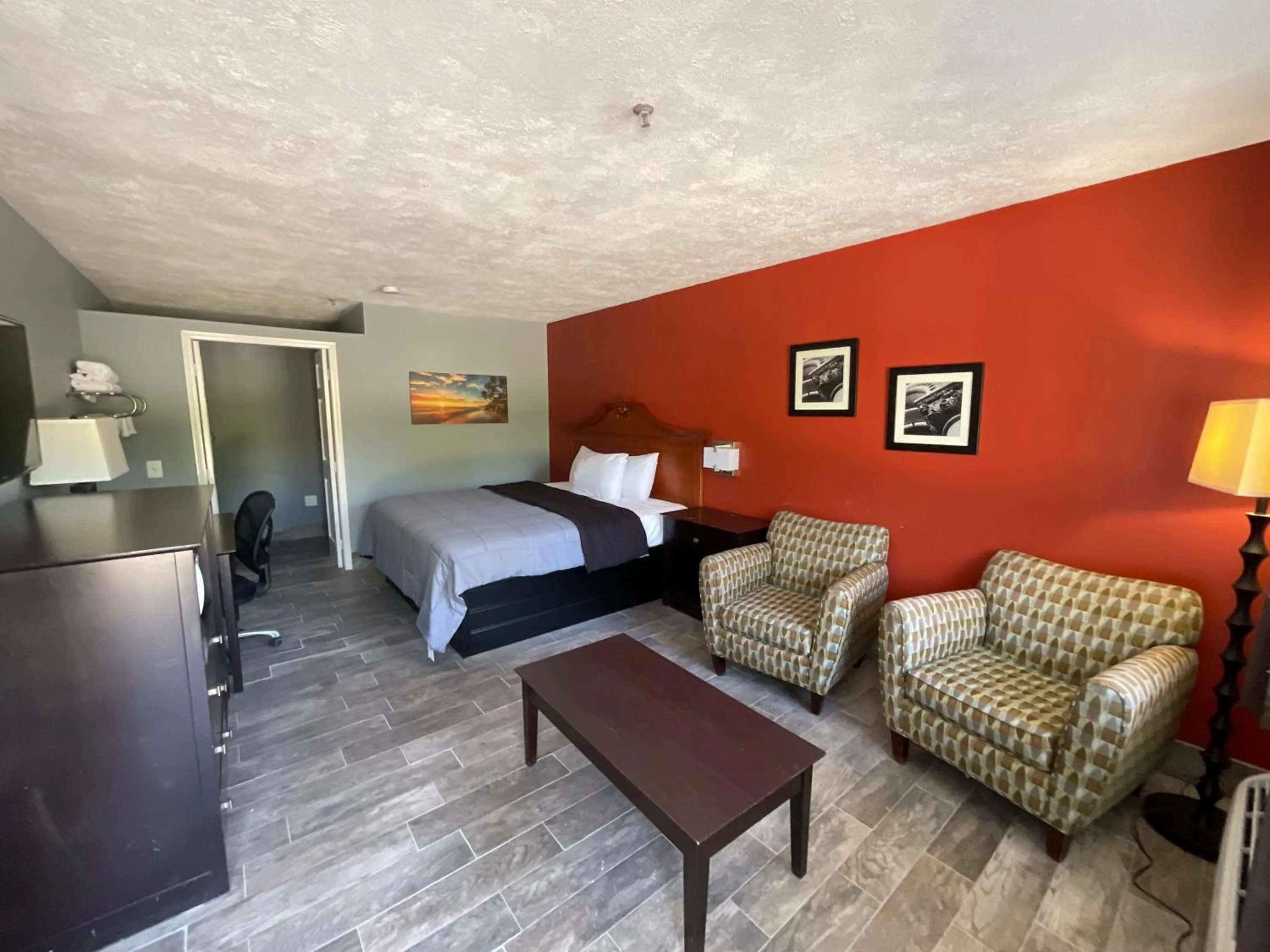 Bedroom, Bed in SUNSET INN