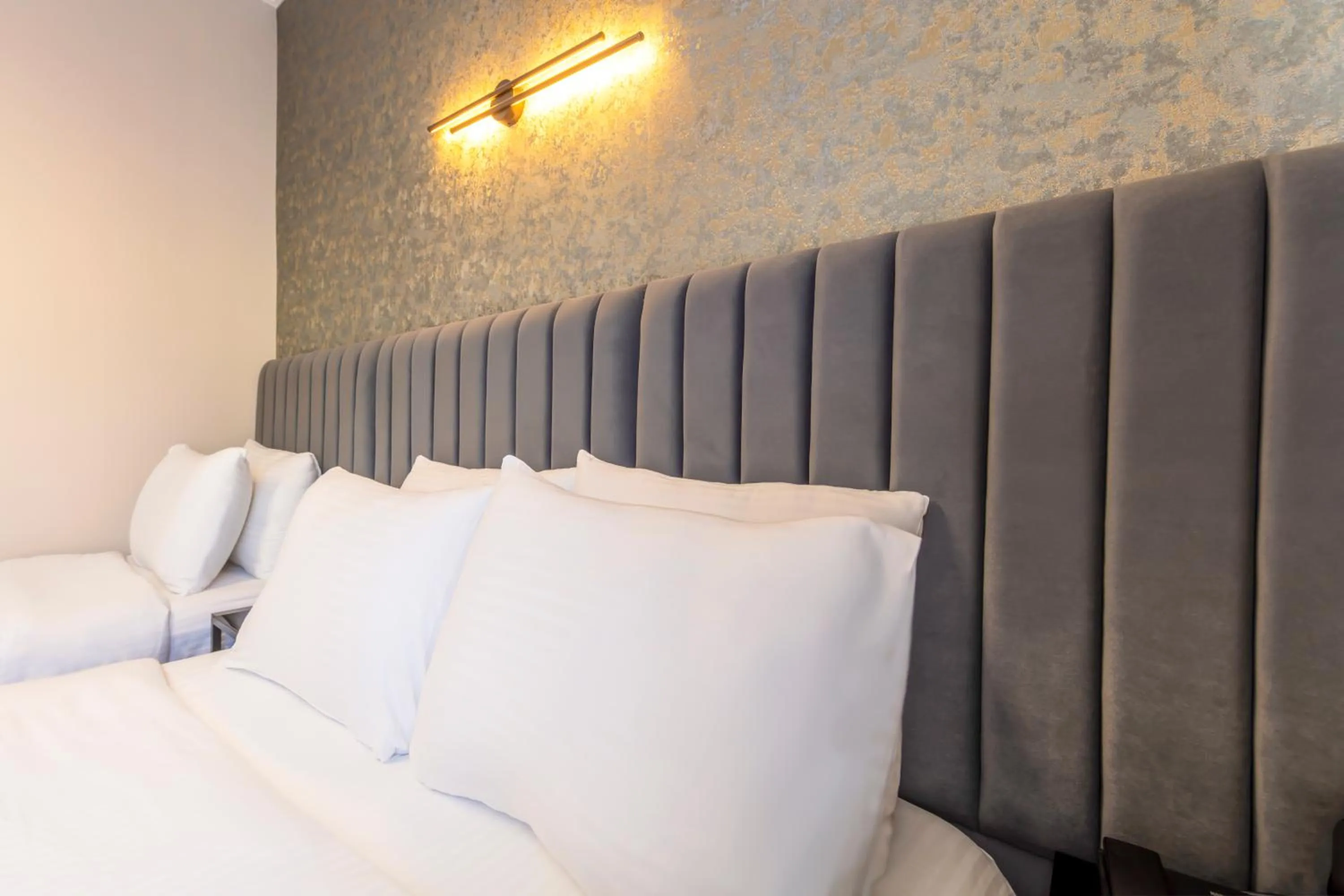 Massage, Bed in Lenora Airport Hotel