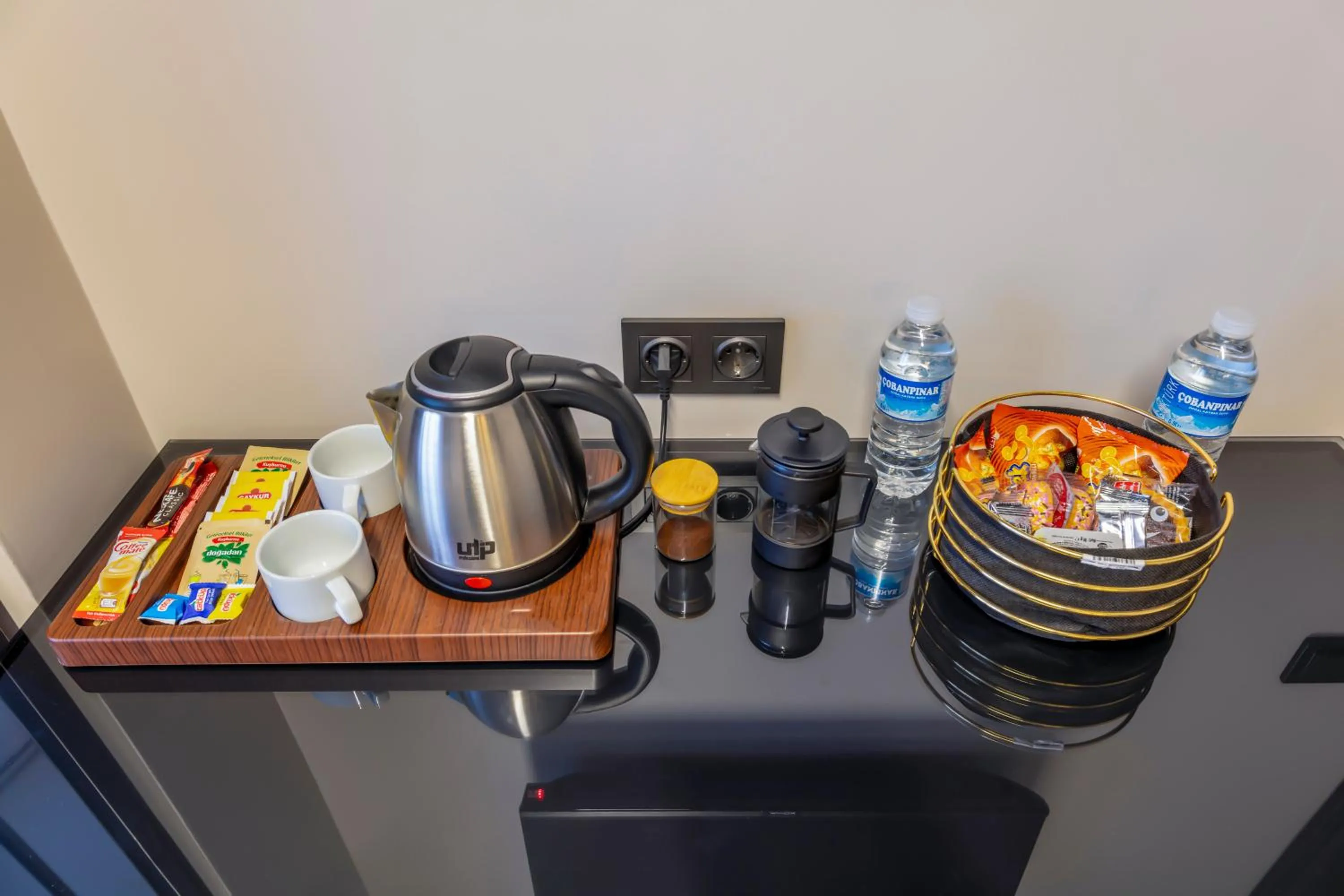 Bed in Lenora Airport Hotel