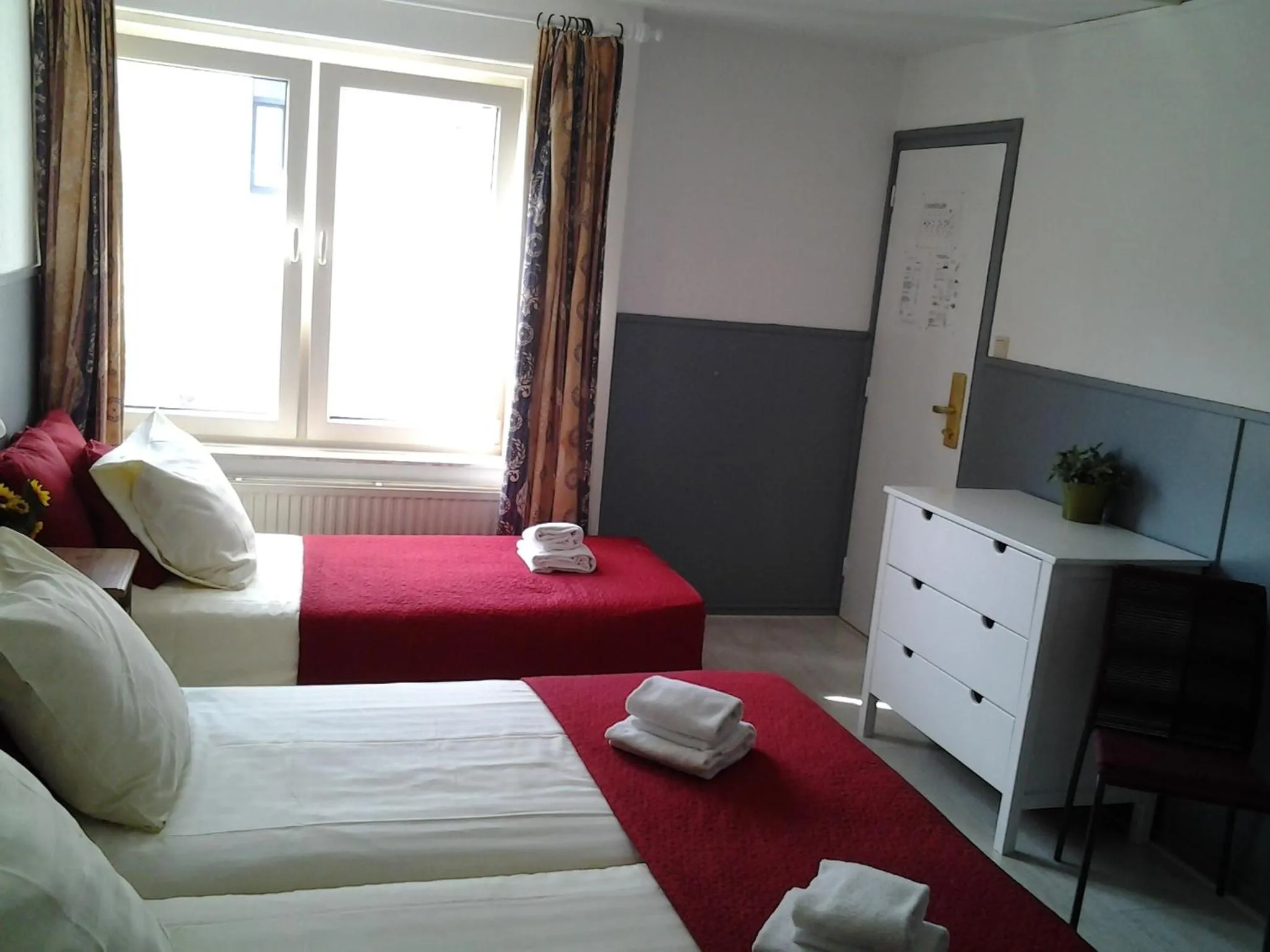 Bedroom, Bed in Hotel Dupuis