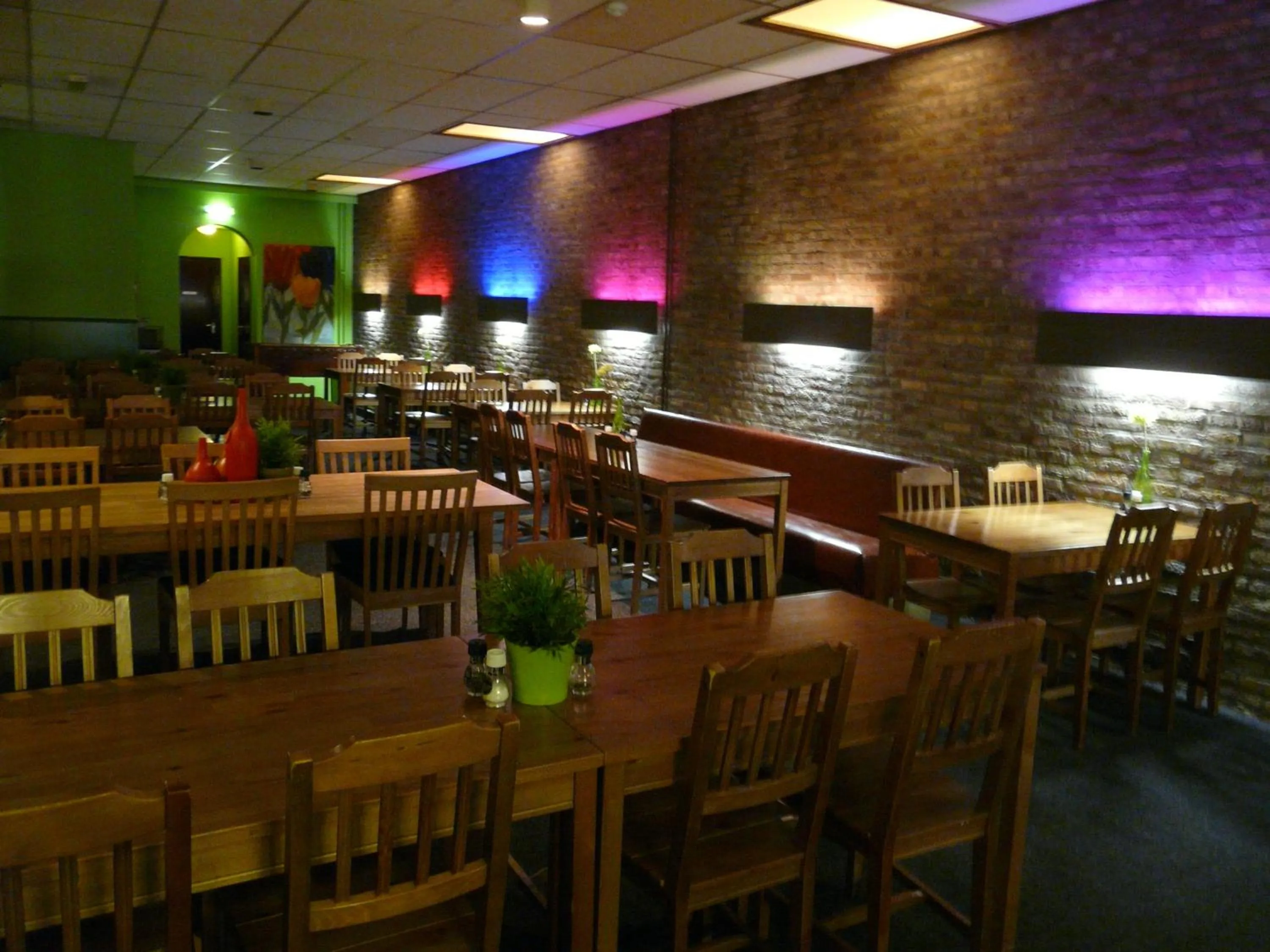 Communal lounge/ TV room in Hotel Dupuis