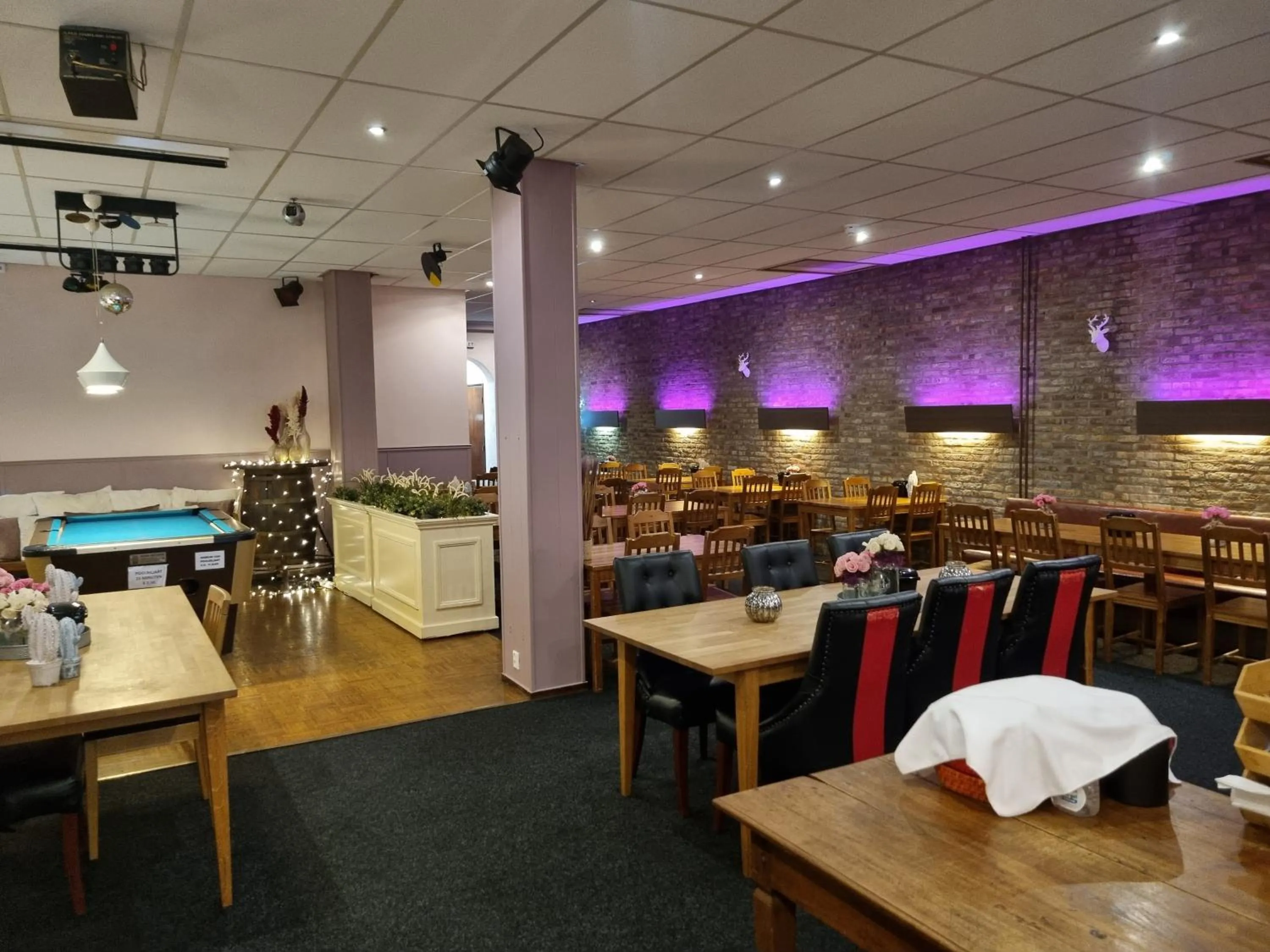 Dining area in Hotel Dupuis