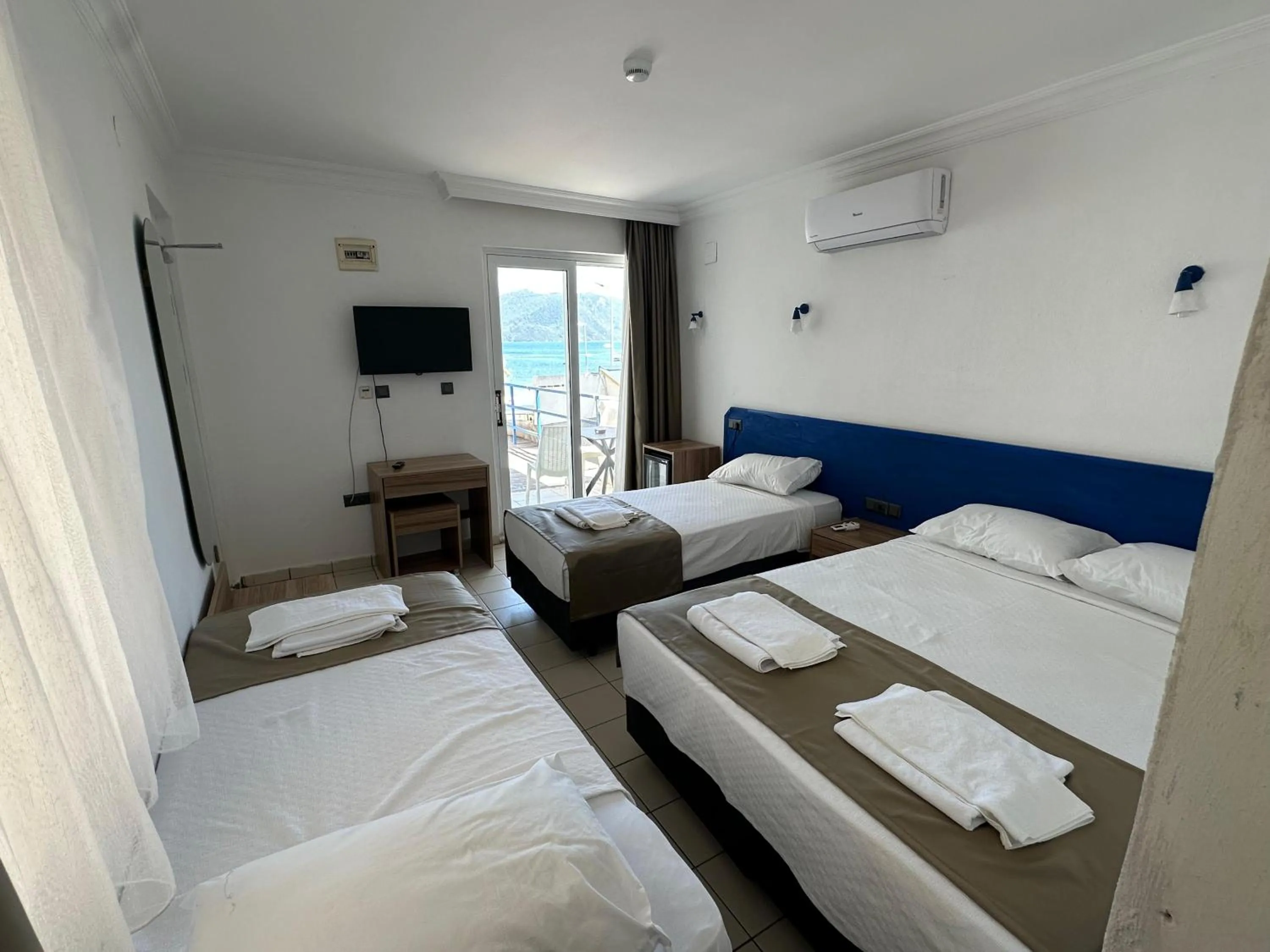 Bedroom, Bed in Uysal Hotel