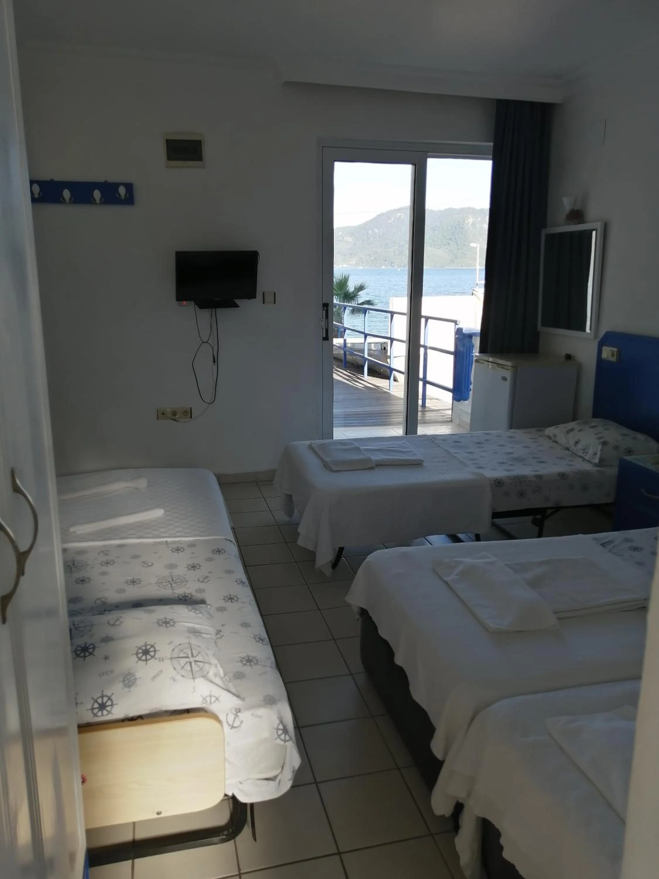 Quadruple Room with Sea View - single occupancy in Uysal Motel Beach