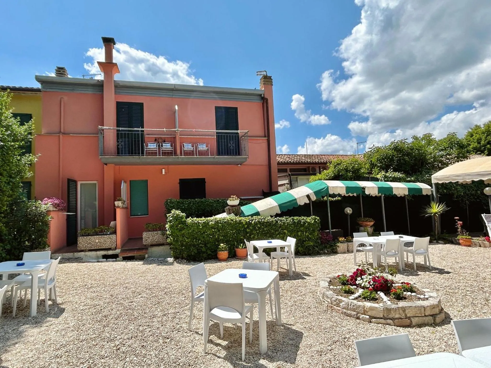 Property building in Hotel "Il Parco" B&B Sirolo