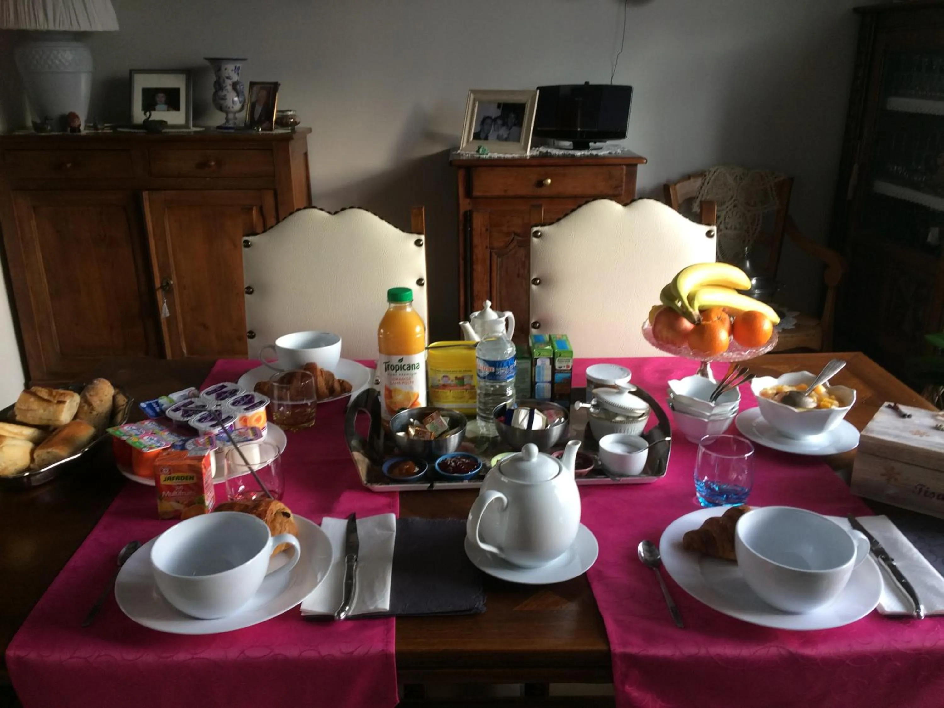 Continental breakfast in La Mansarde