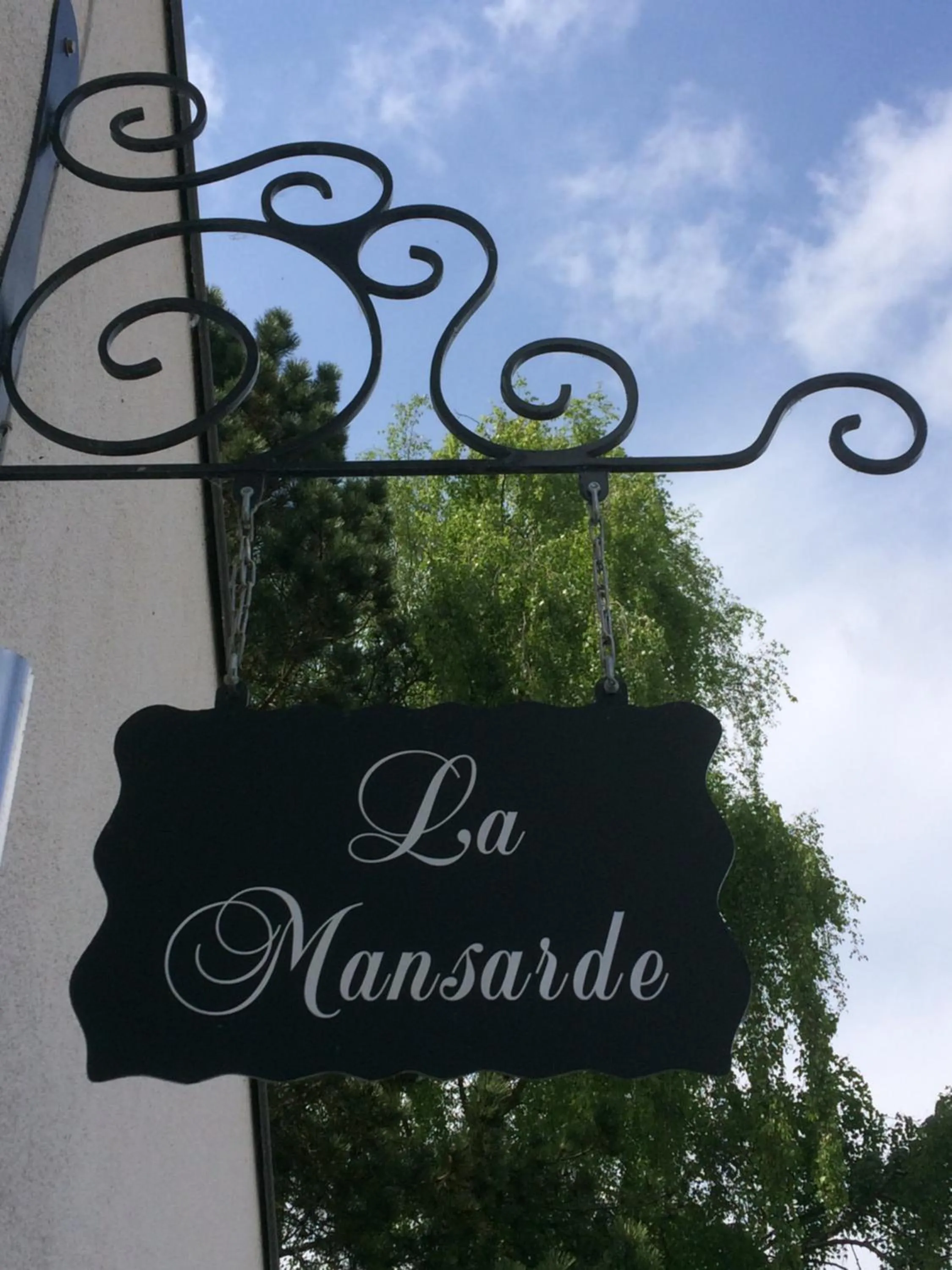 Facade/entrance in La Mansarde