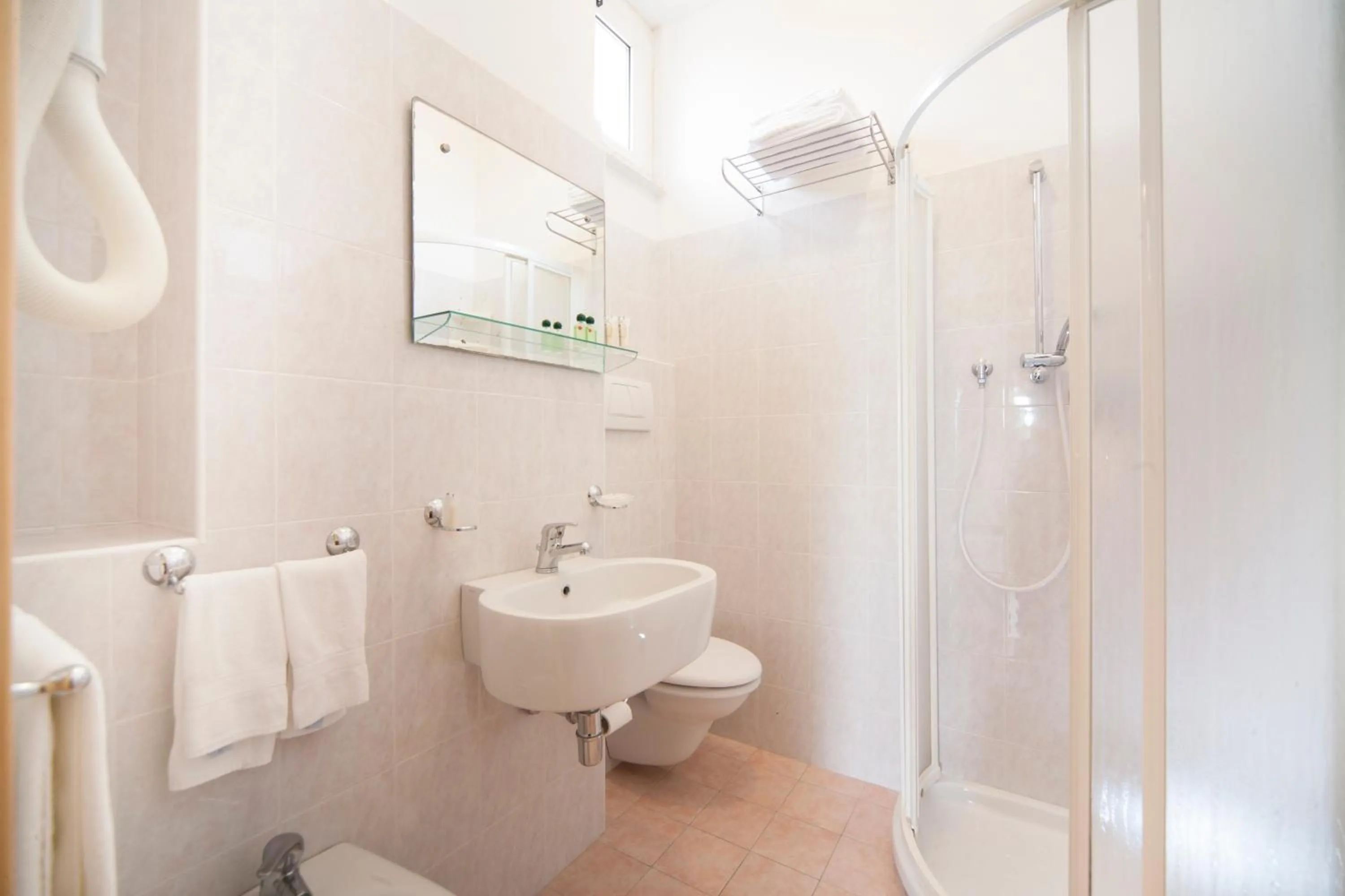 Shower in Hotel Ricchi