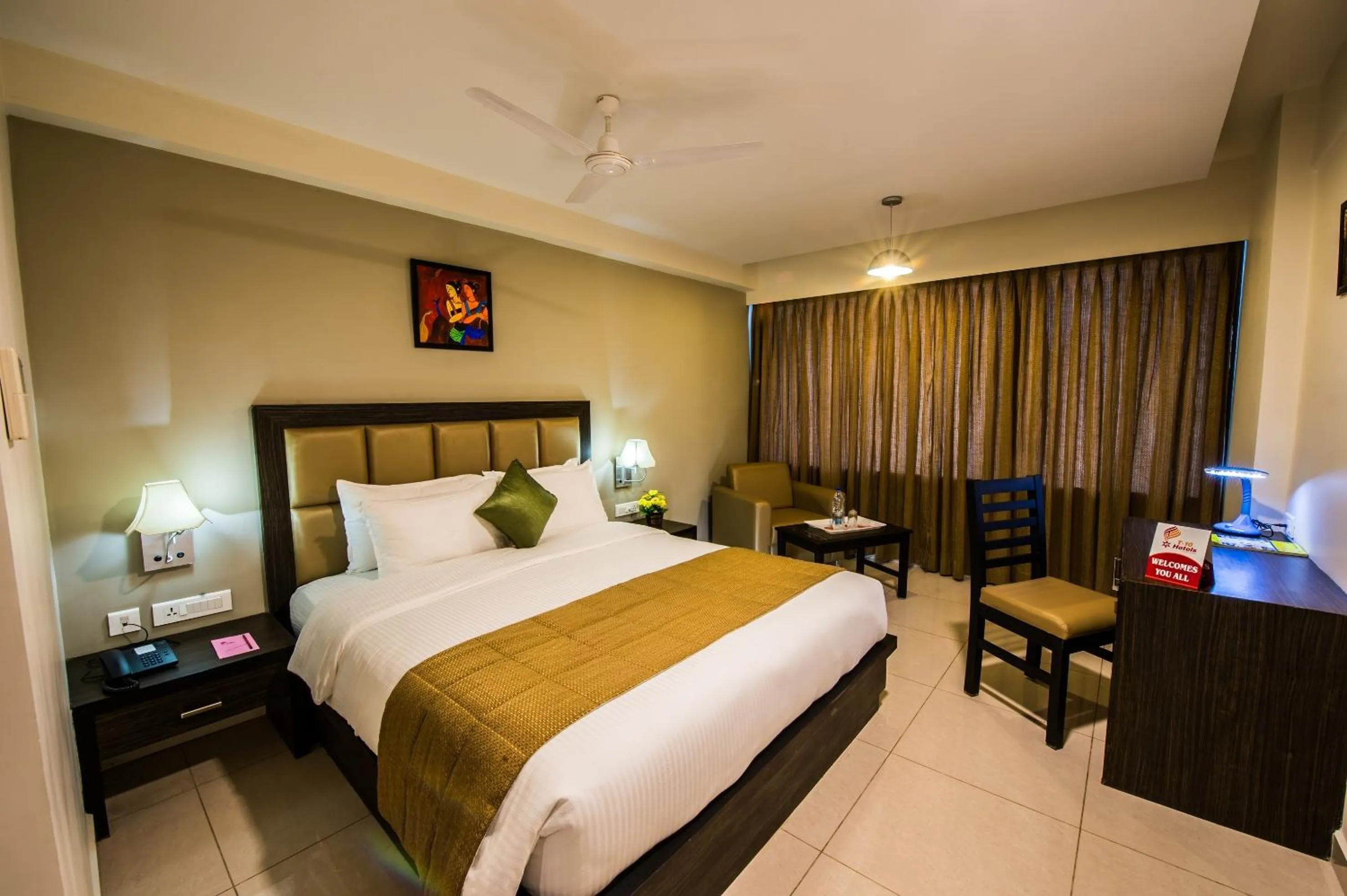 Bedroom, Bed in Plaza Hotel Trichy