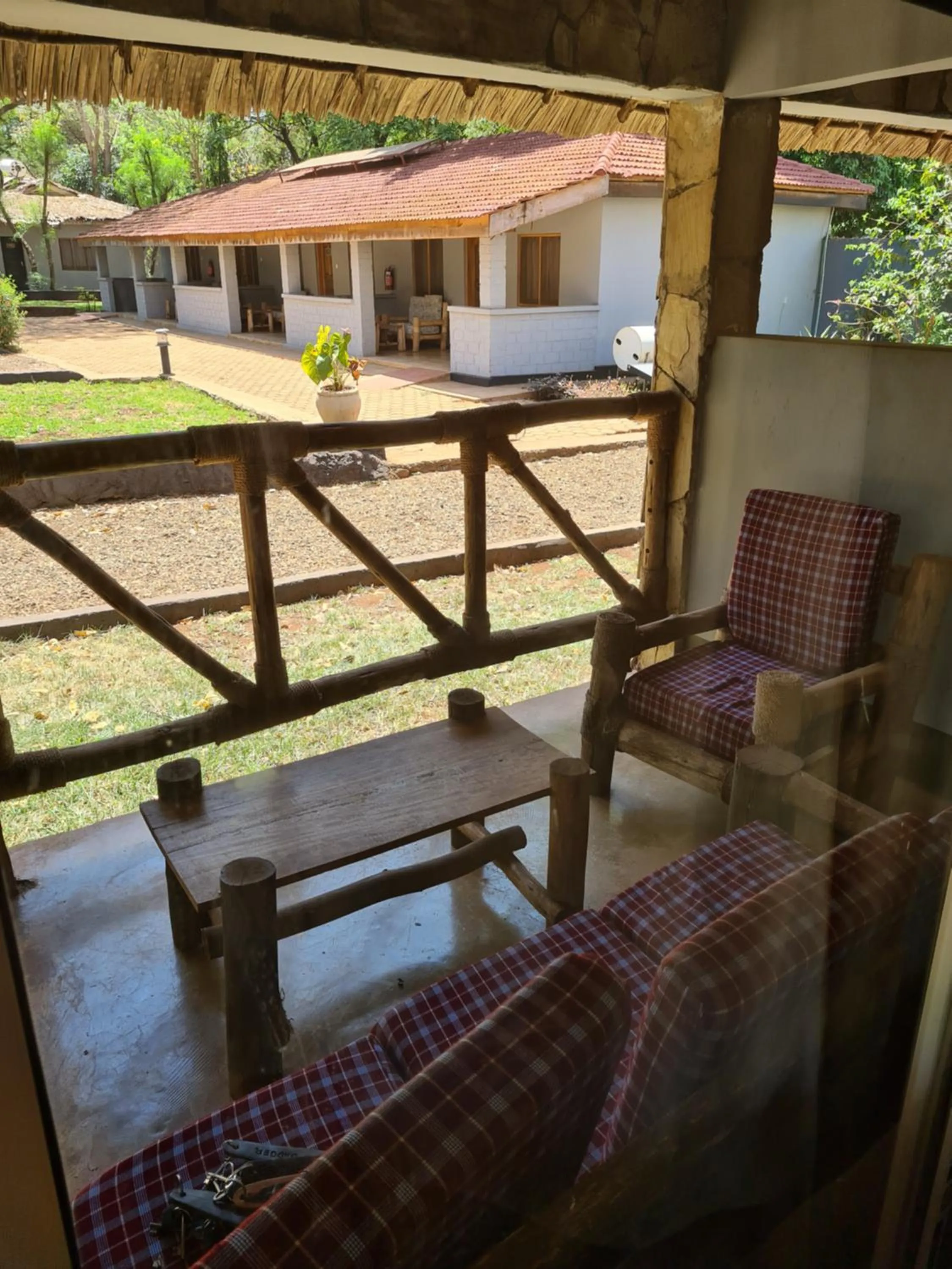 Lounge or bar in Honey Badger Lodge