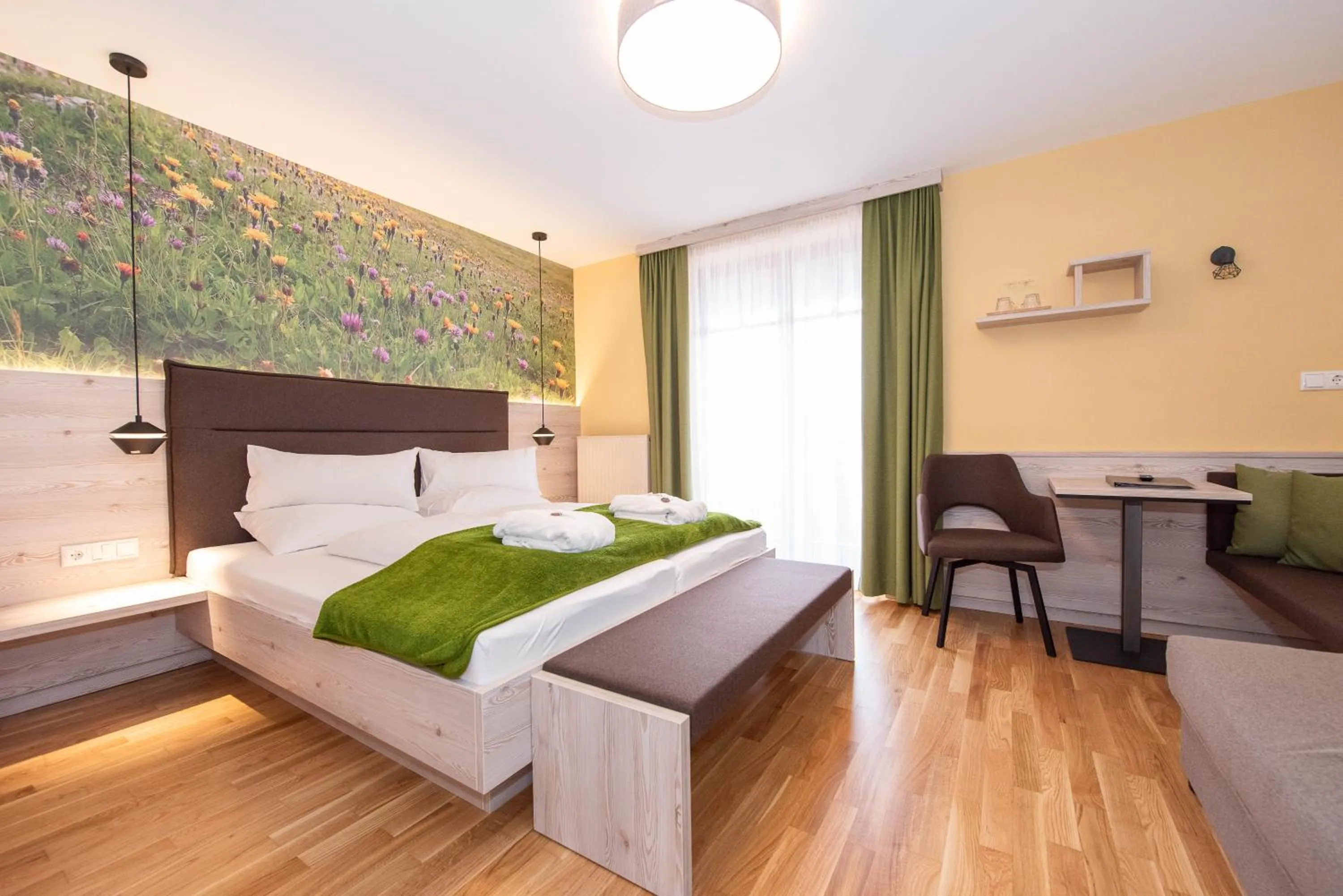 Photo of the whole room, Bed in Der Almblick