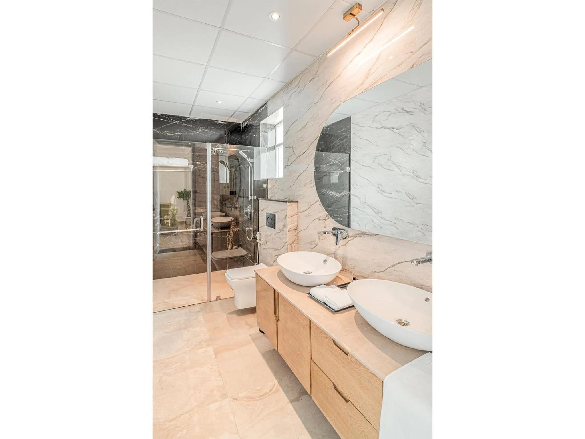 Shower in Rudra Imperial Resort