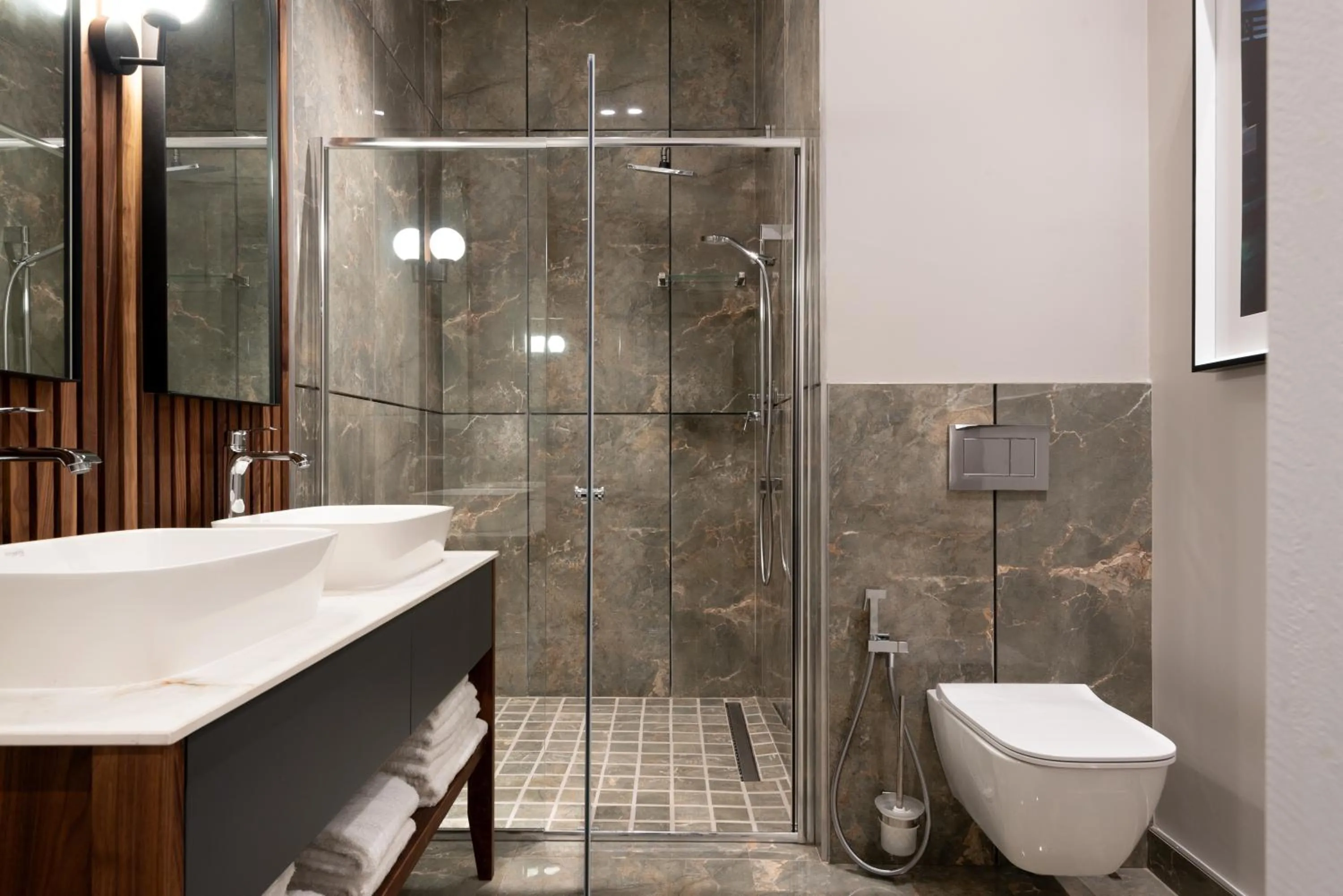 Shower in Anfani Boutique Hotel