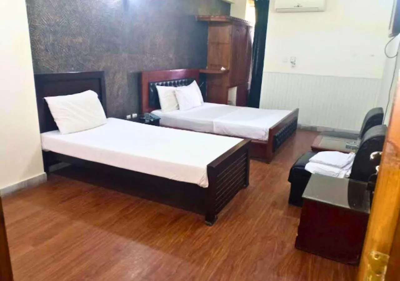 Bedroom, Bed in New Islamabad Hotel