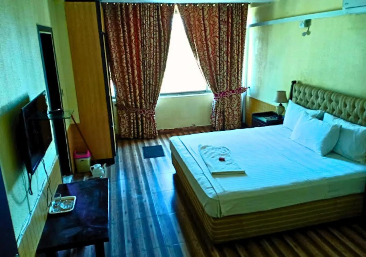 Bedroom, Bed in New Islamabad Hotel