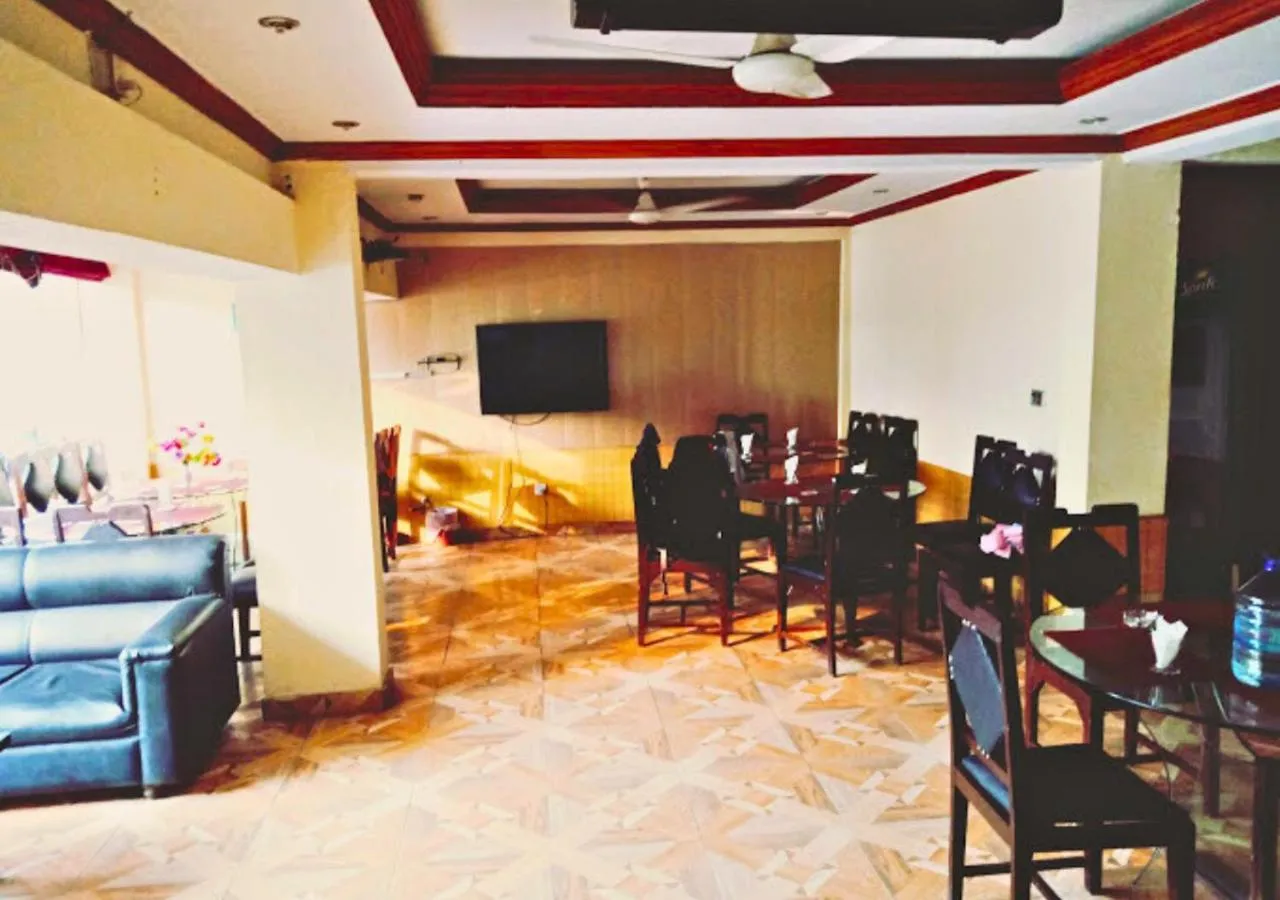 Dining area in New Islamabad Hotel