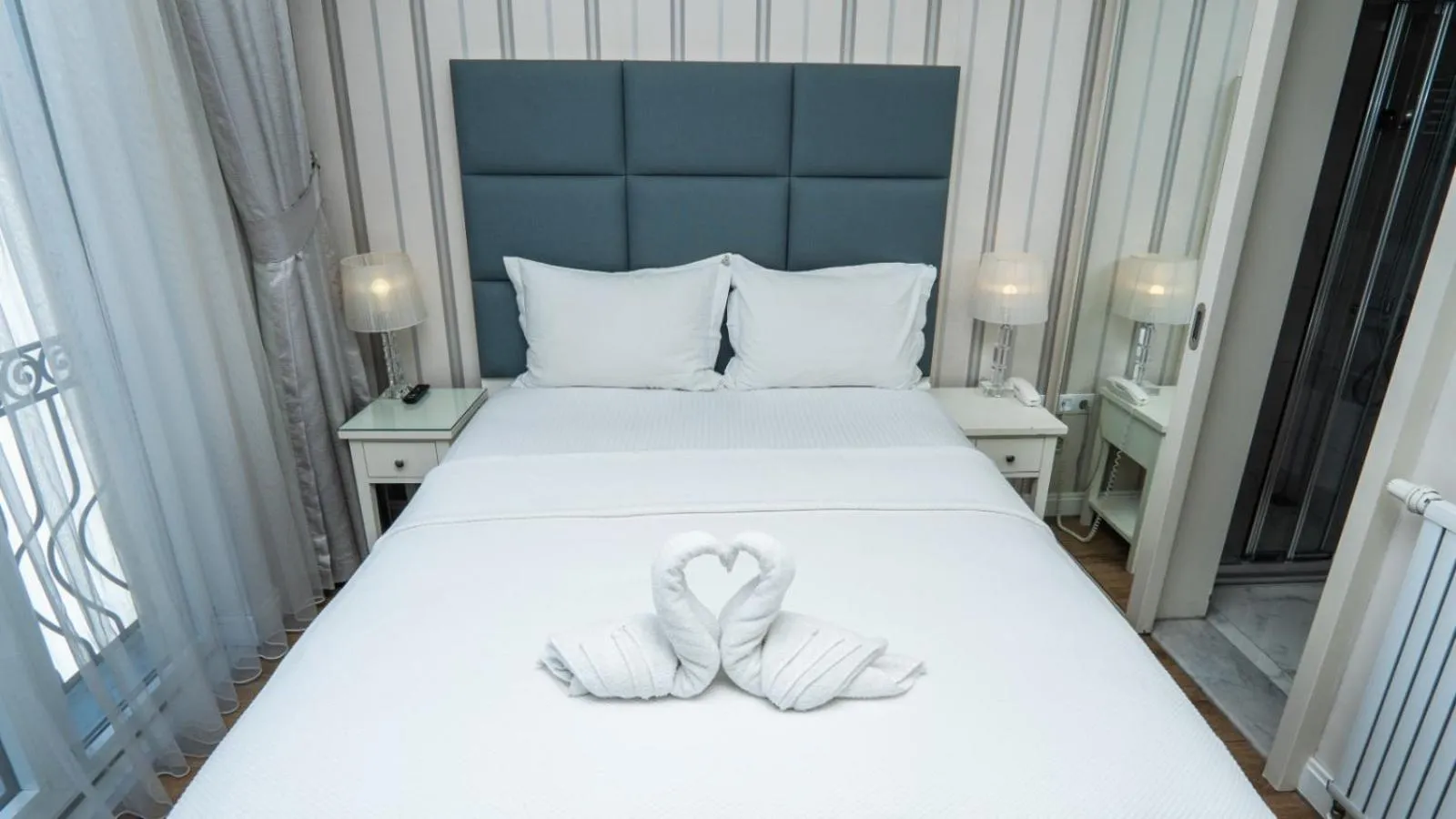 Bed in Ten Rooms Istanbul Hotel