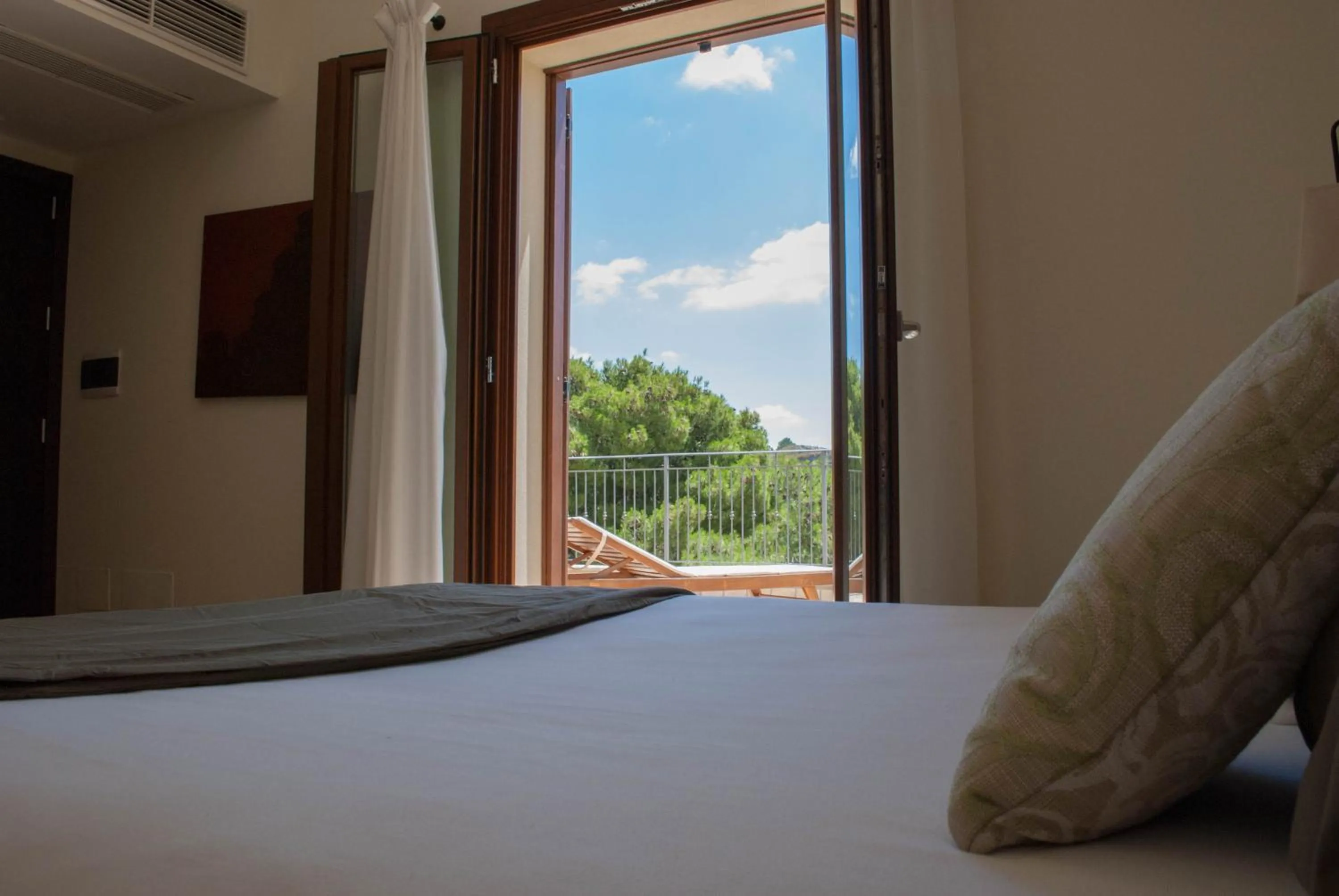 View (from property/room), Bed in Feudo Del Biviere