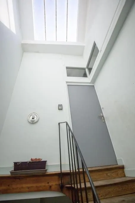 Facade/entrance in Le Bel-Air AVALLON