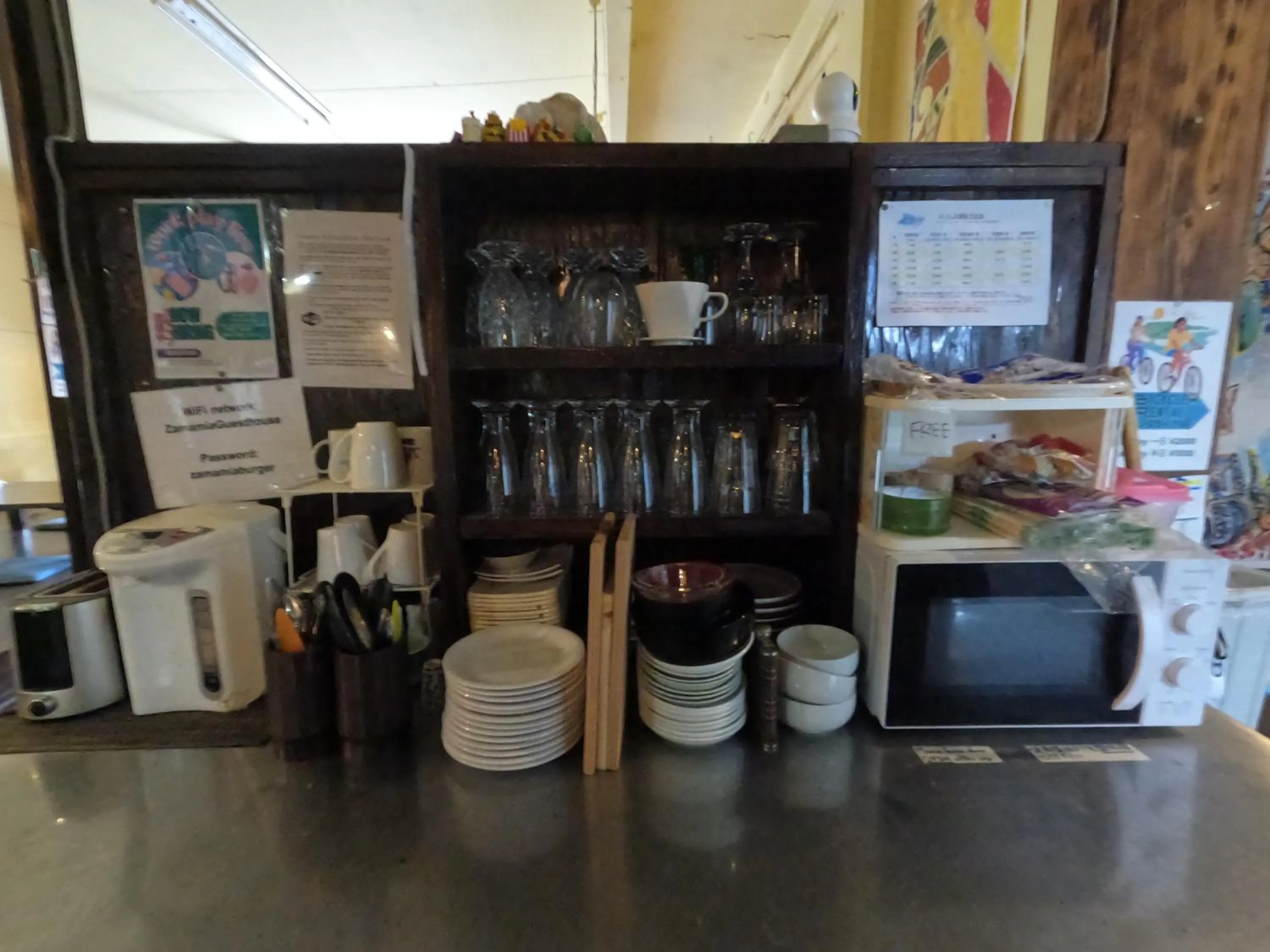 Coffee/tea facilities in Zamamia International Guesthouse