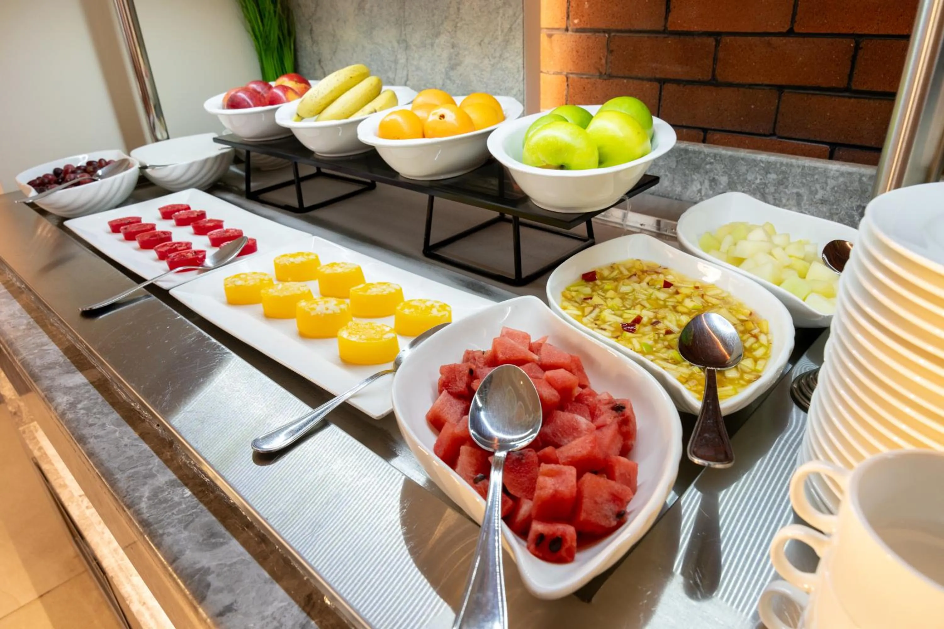 Breakfast in Vivian Park El Raeid Hotel