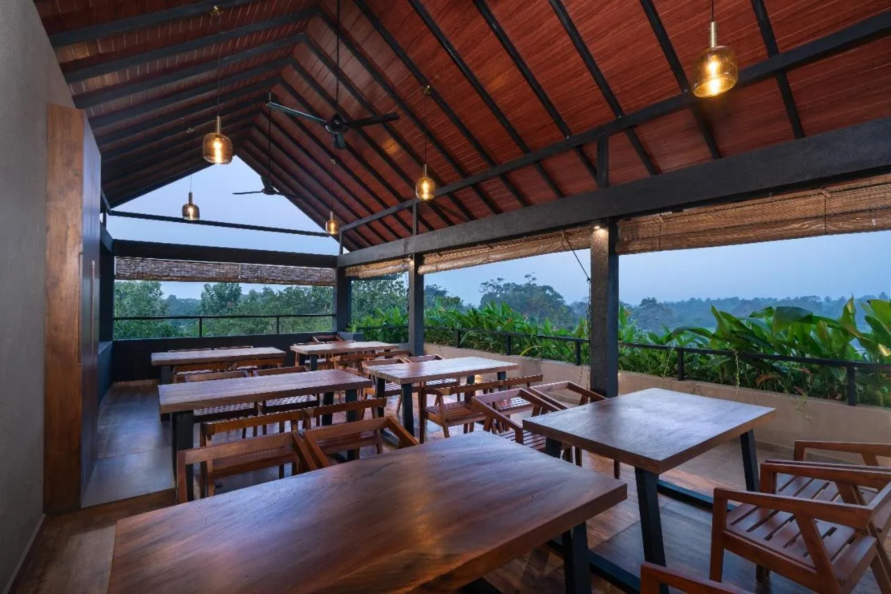 Restaurant/places to eat in Thimbiri Wewa Resort Wilpattu