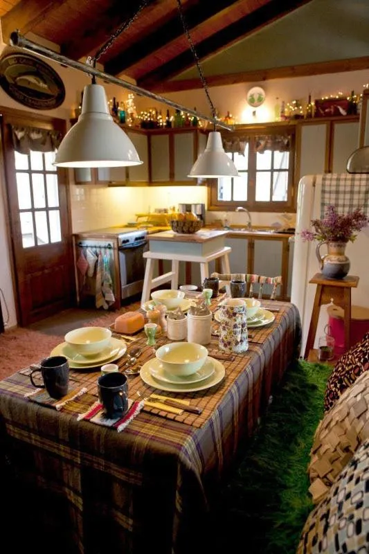 Dining area in Vasilikia Mountain Farm & Retreat