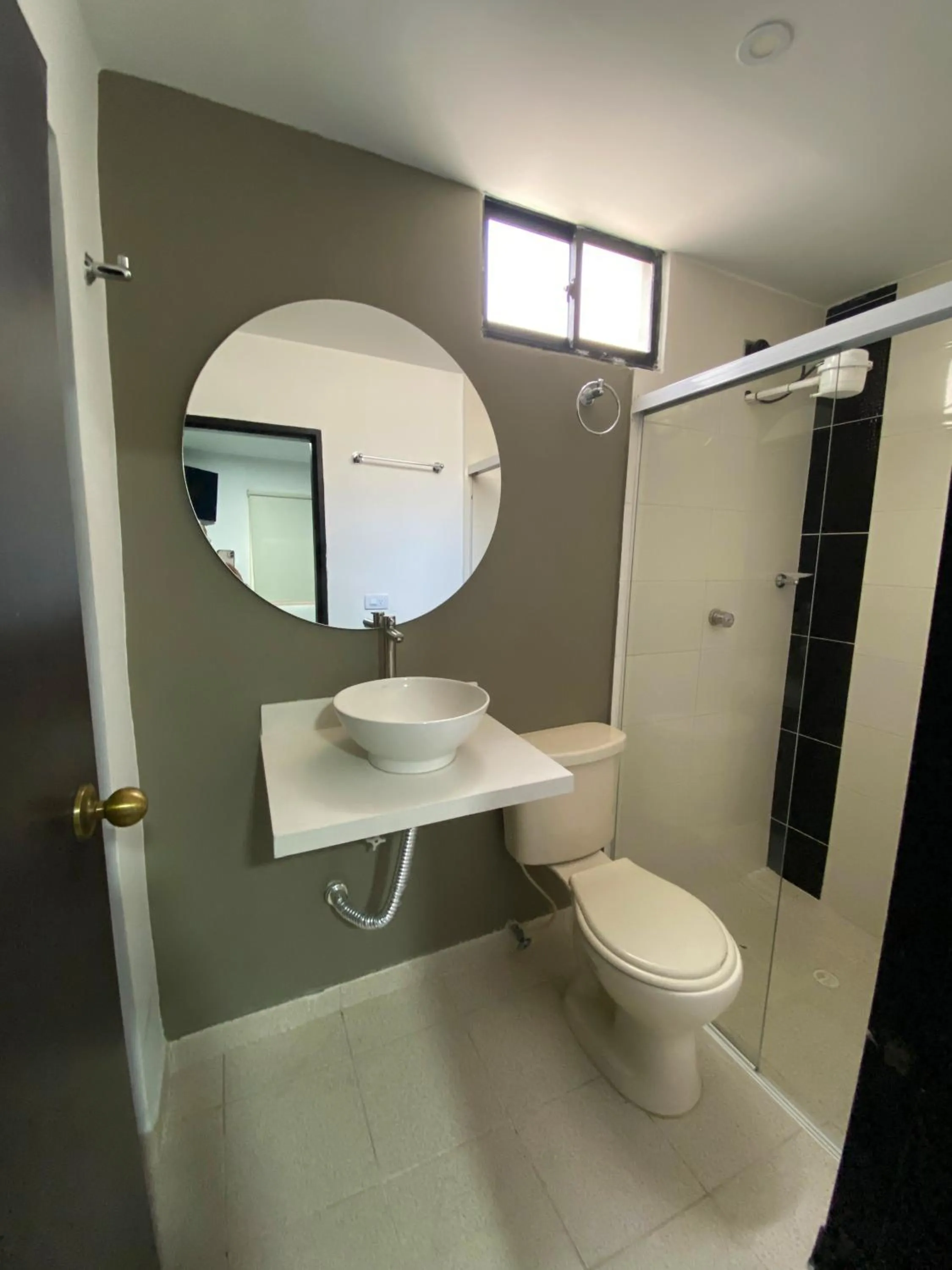 Shower in 33 Hotel Bulerias