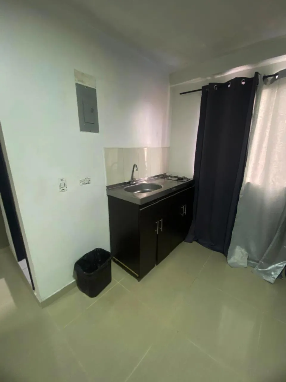 Communal kitchen in 33 Hotel Bulerias