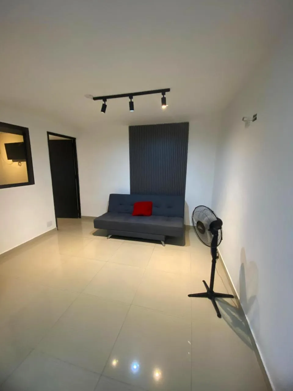 Photo of the whole room in 33 Hotel Bulerias