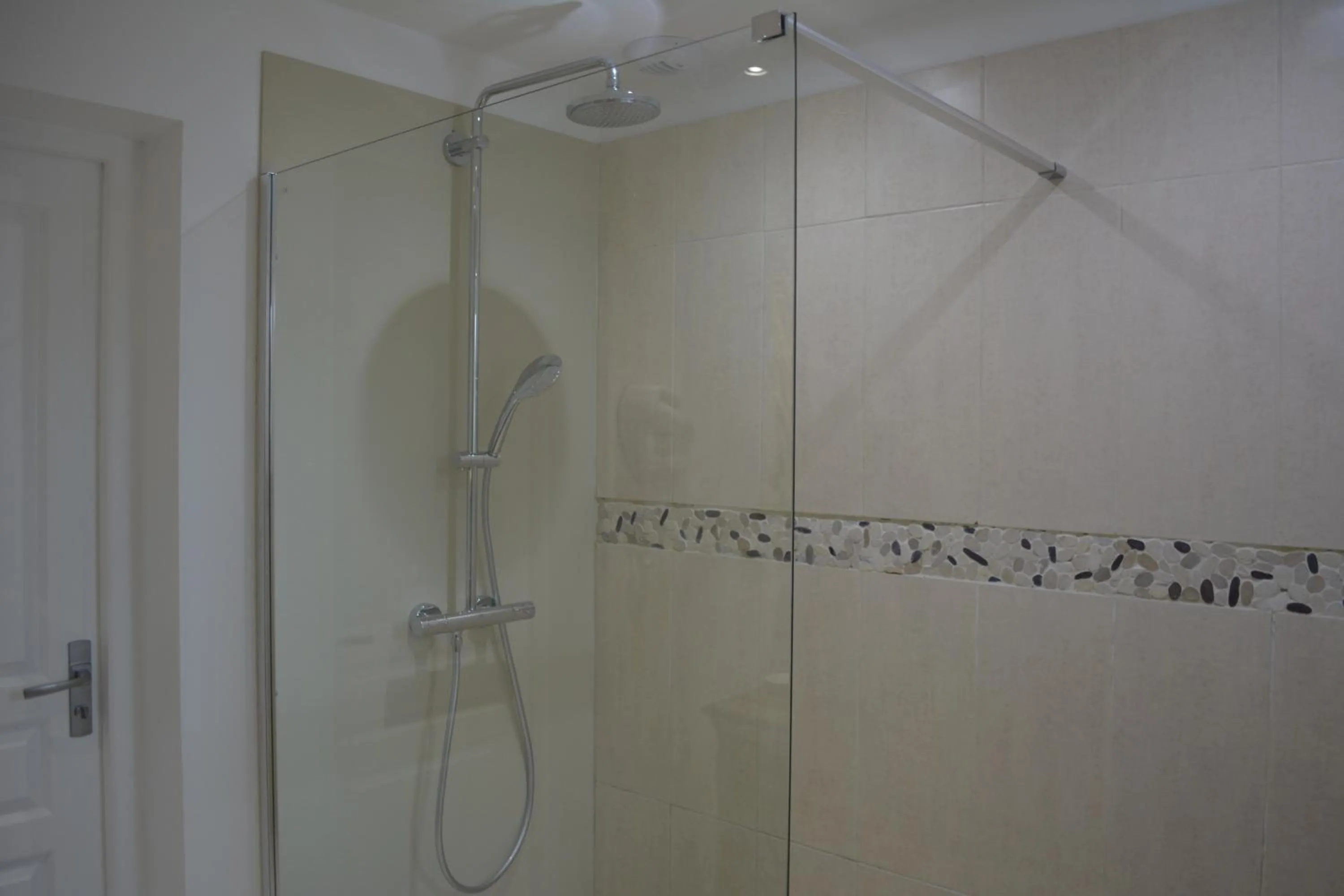 Shower in Aux 4 Cornes - Chambre d'hôtes