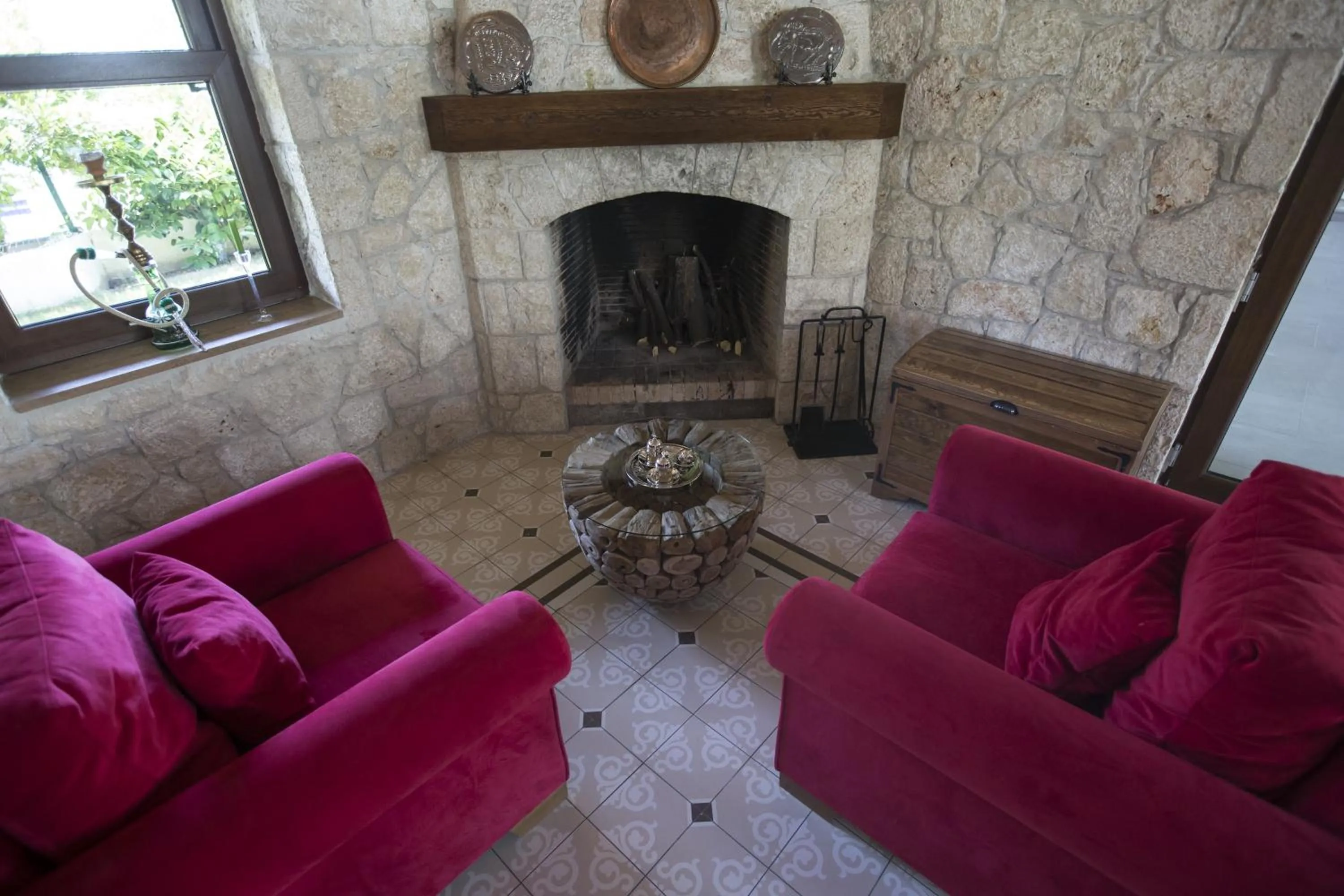 Communal lounge/ TV room in Renka Hotel & Spa