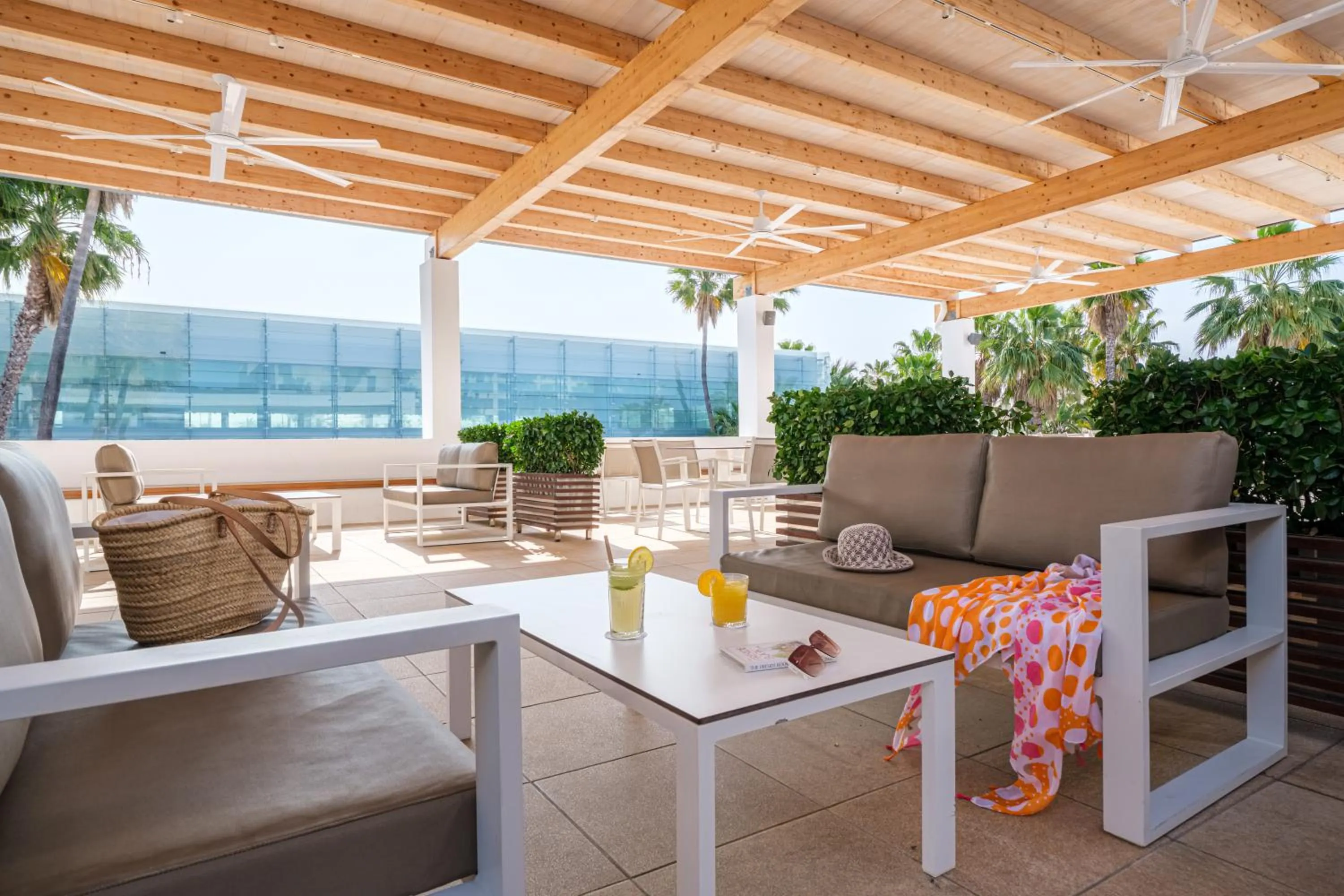 Restaurant/places to eat in Apartamentos Estival Park