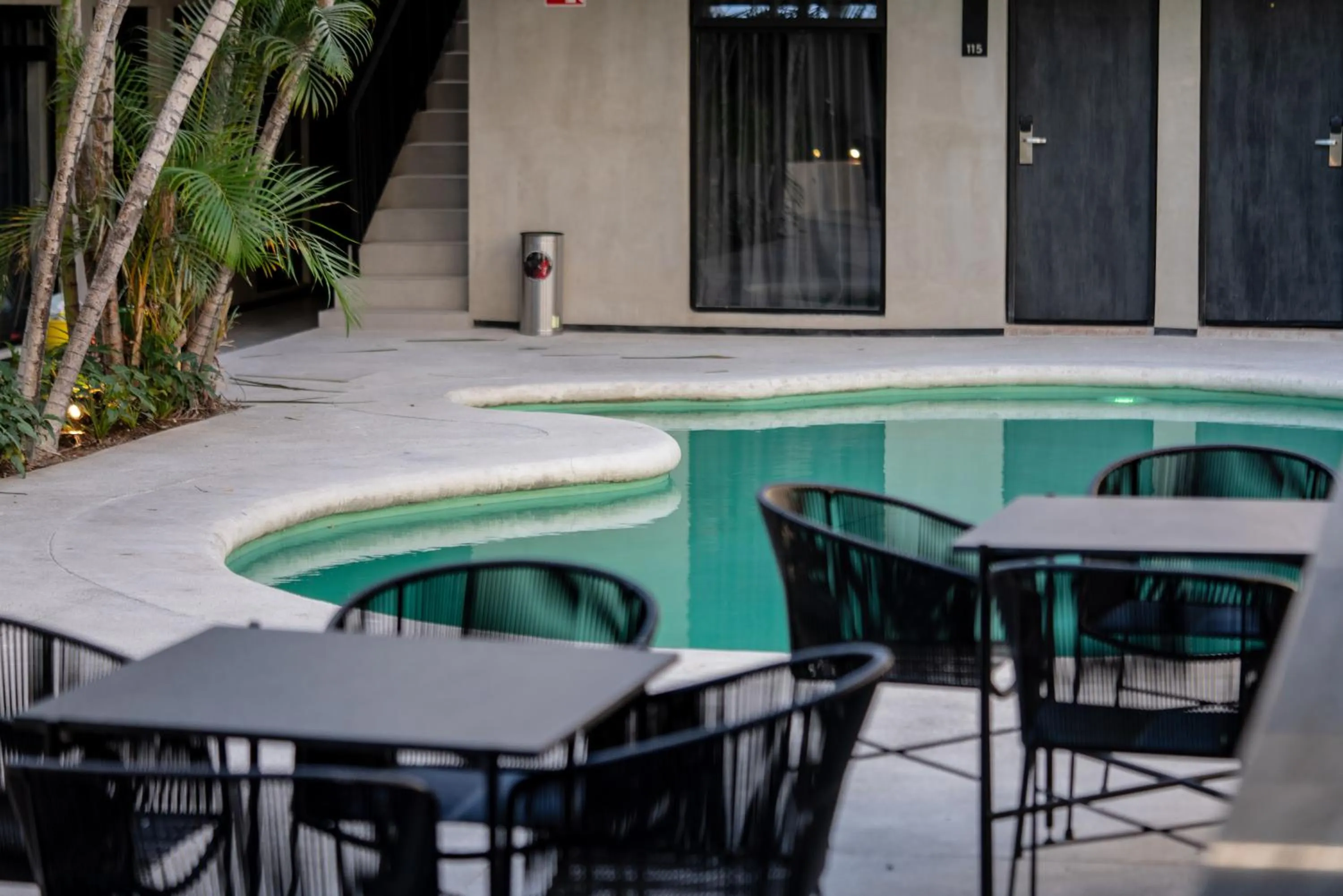 Restaurant/places to eat in Hotel Alcala Expo