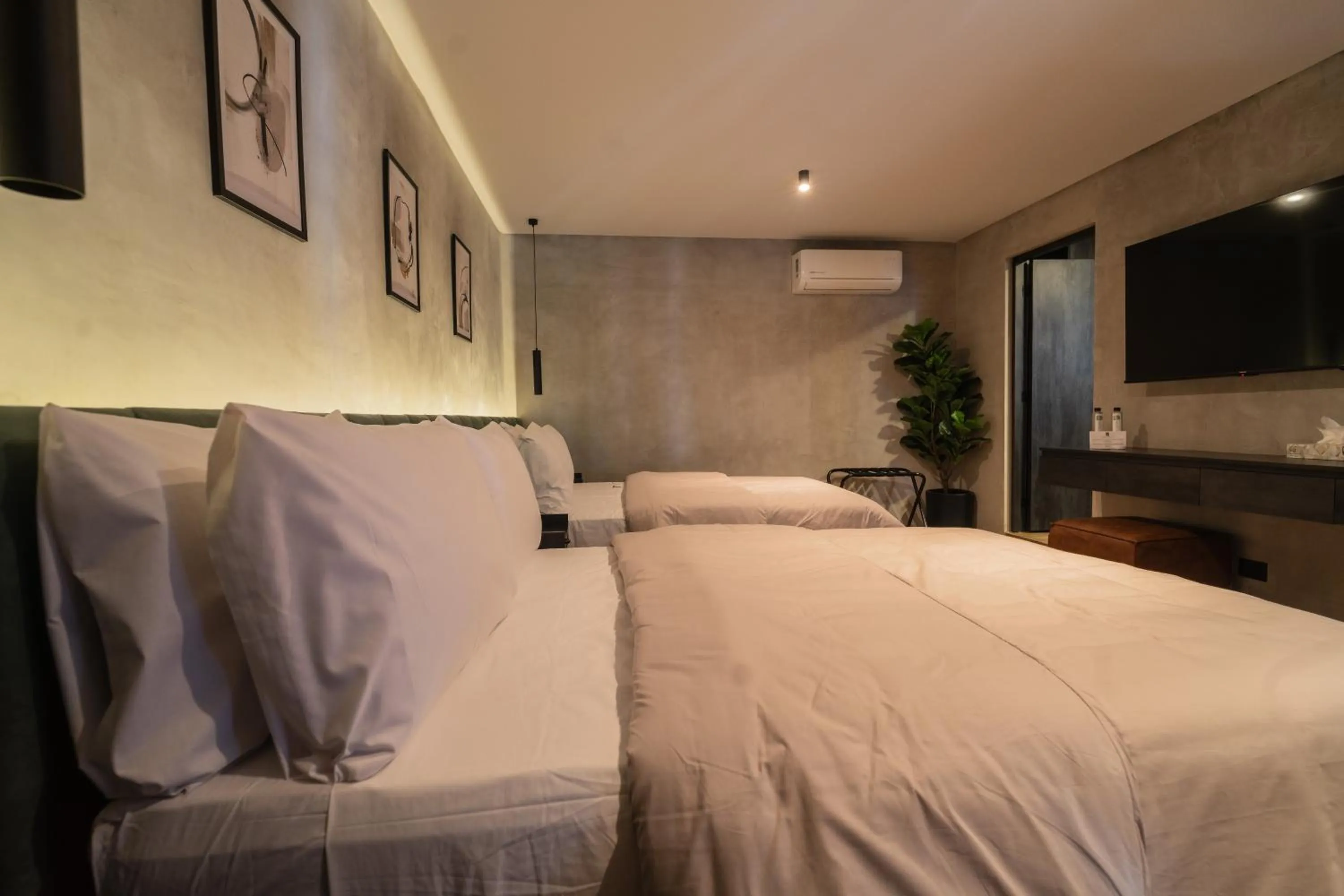 Bed in Hotel Alcala Expo