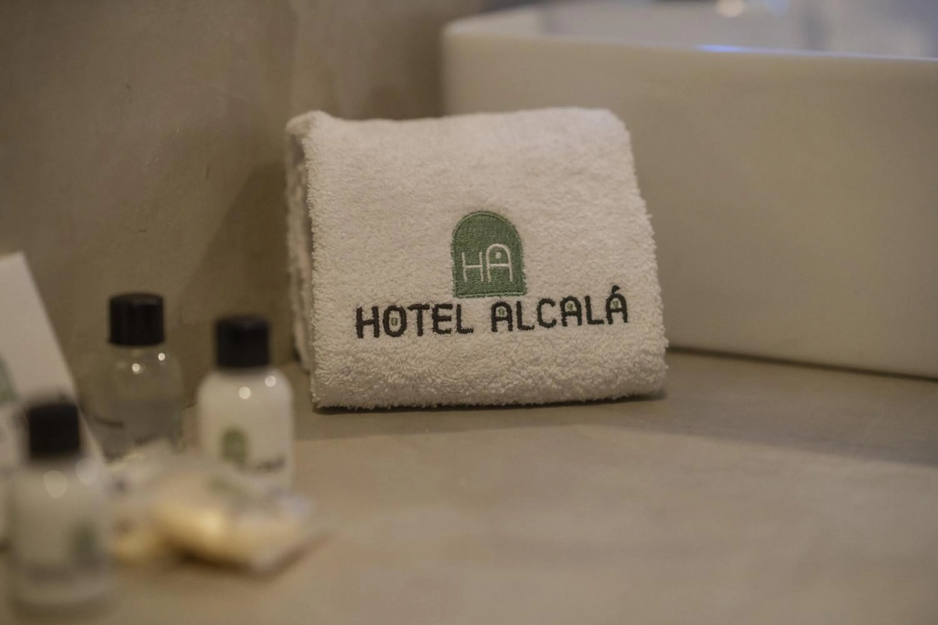 Logo/Certificate/Sign in Hotel Alcala Expo