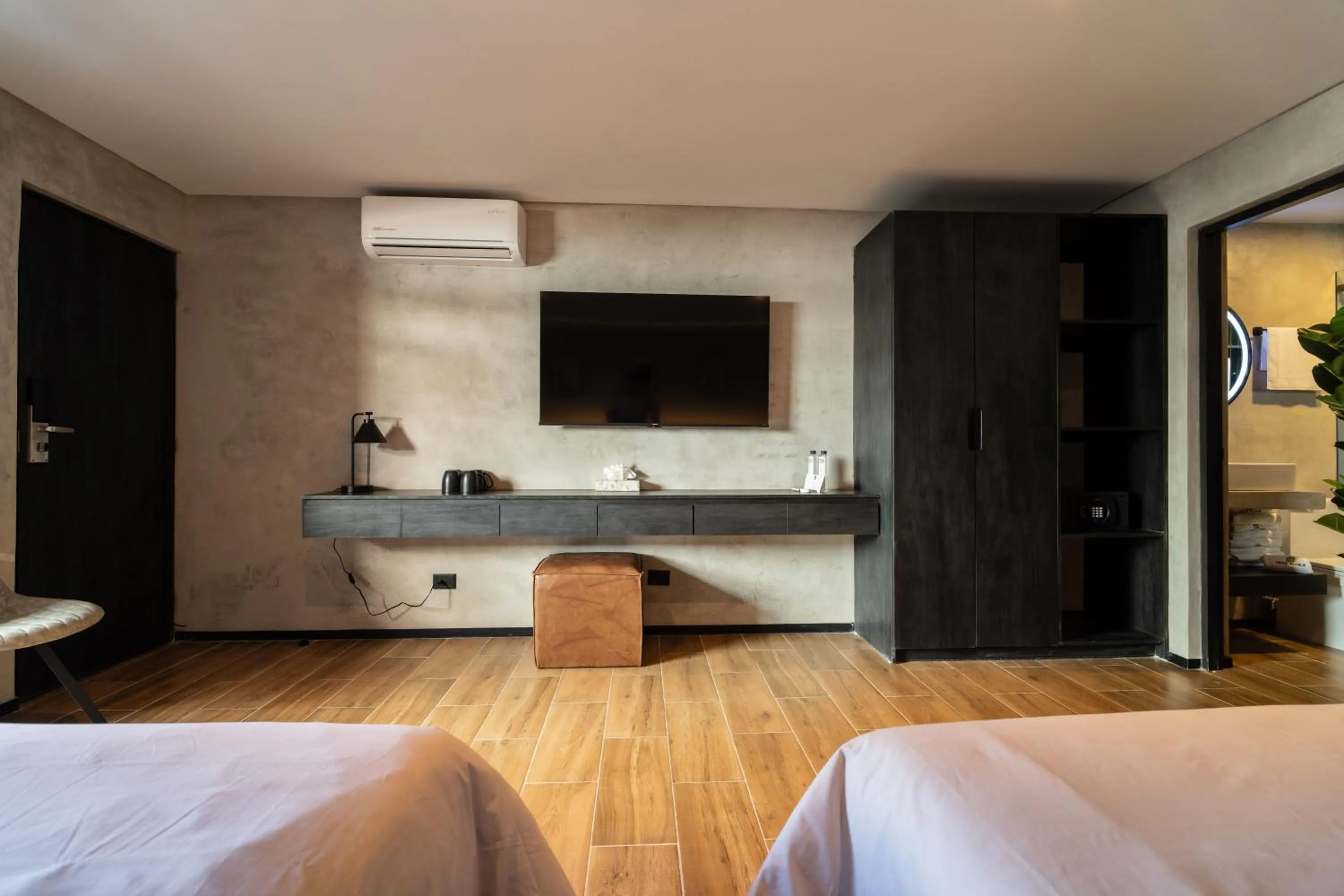 TV and multimedia, Bed in Hotel Alcala Expo