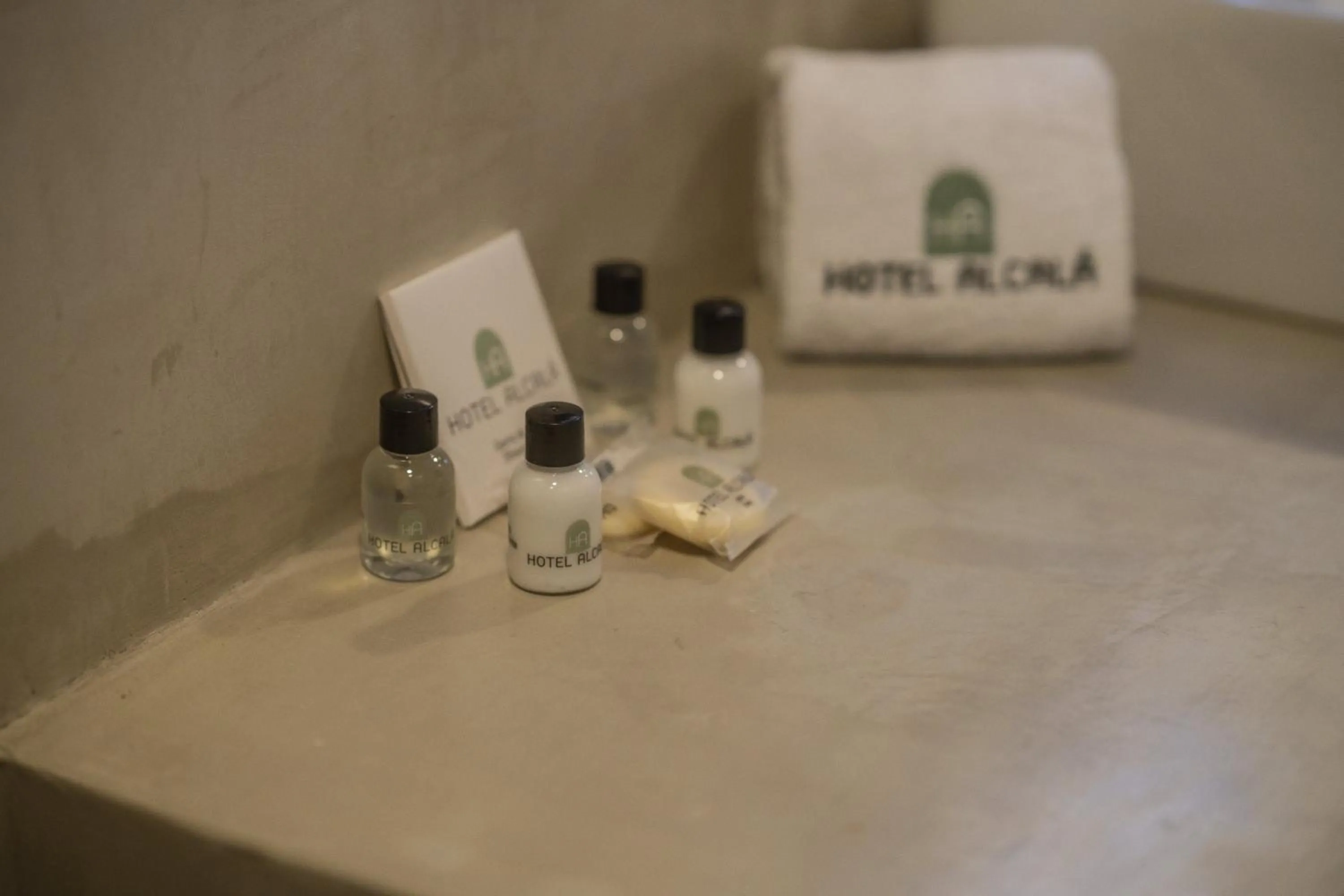 Logo/Certificate/Sign in Hotel Alcala Expo