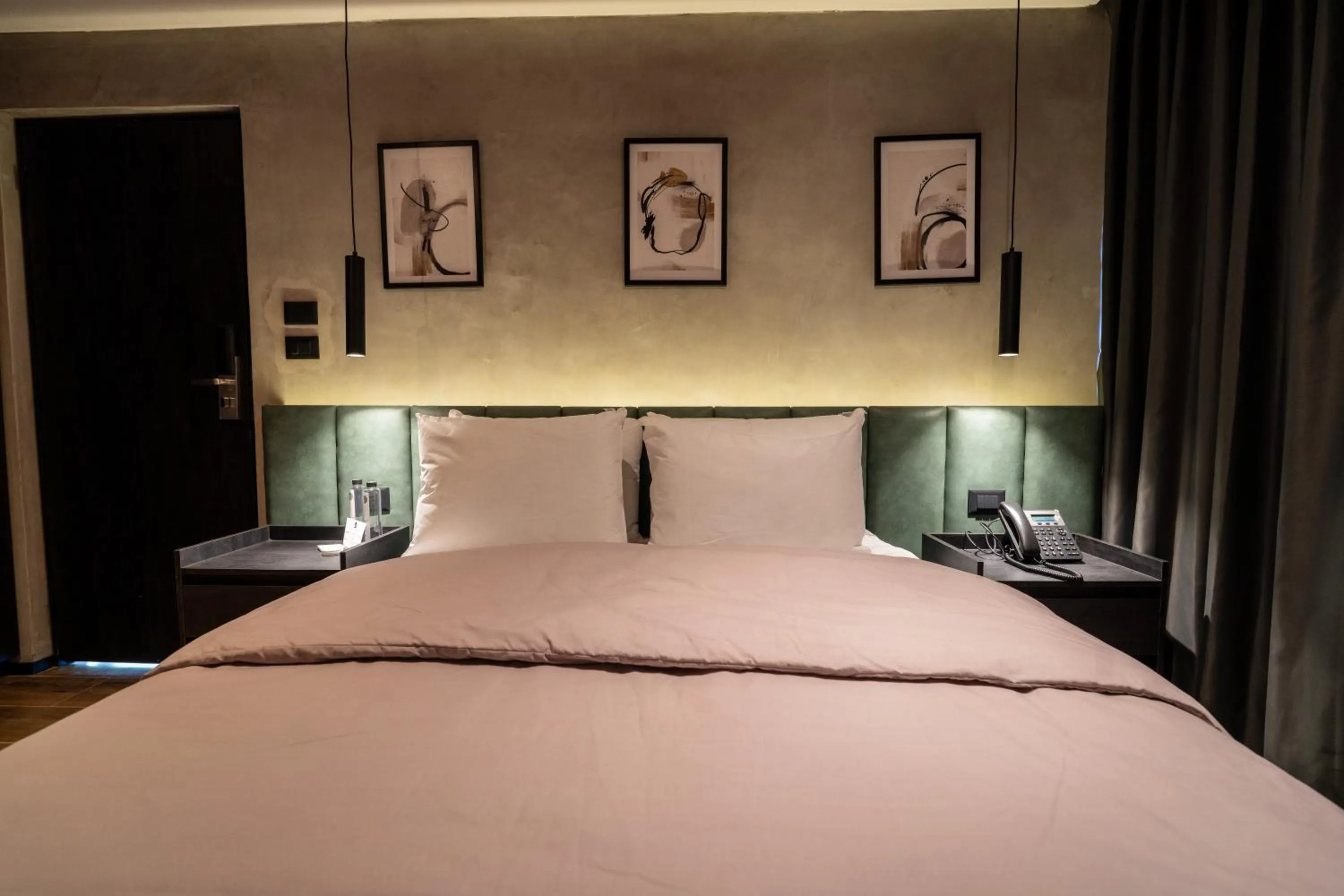 Bed in Hotel Alcala Expo