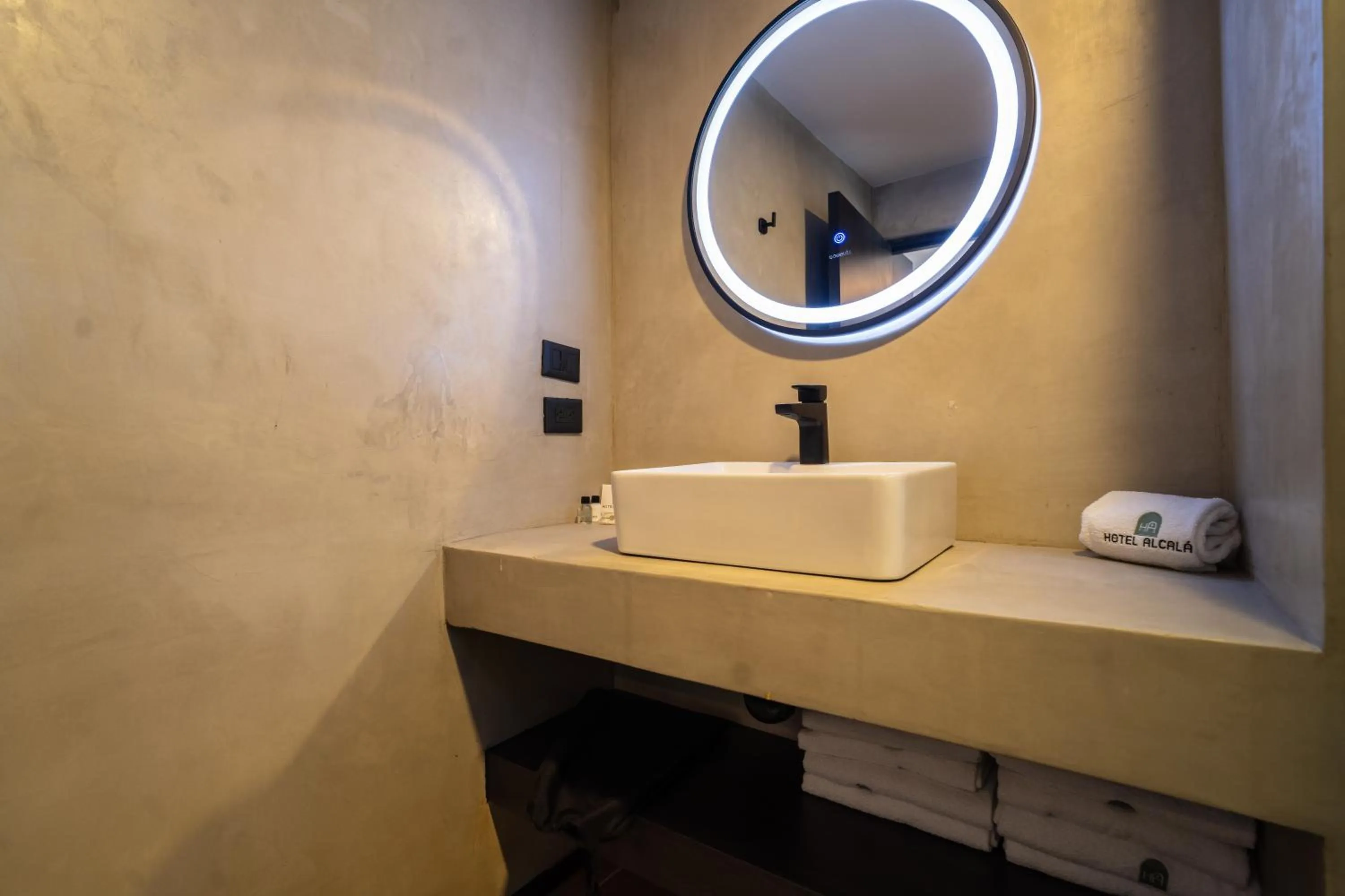 Bathroom in Hotel Alcala Expo