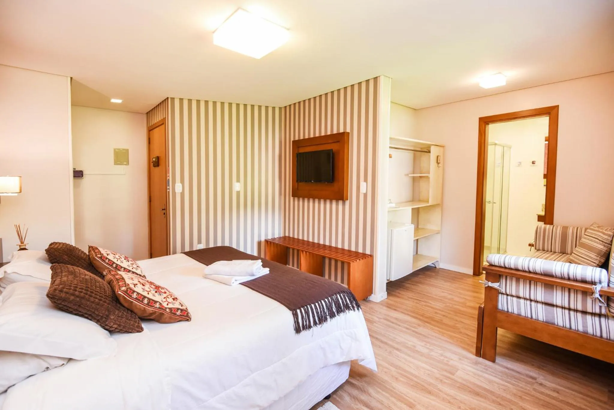 Photo of the whole room in Pousada La Lavande